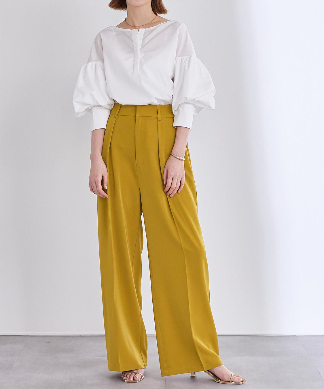 ur's「ワンタックハイウエストワイドパンツ」|スラックス|