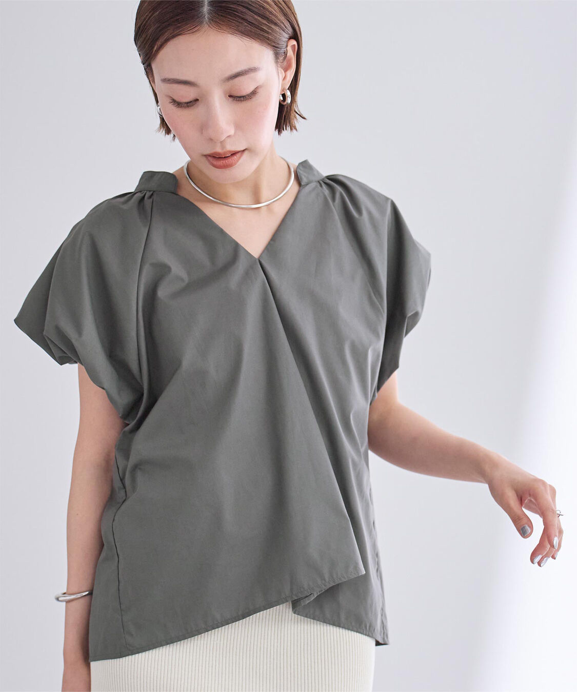 ur's「バルーンデザインキーネックブラウス」|シャツ・ブラウス|チャコール