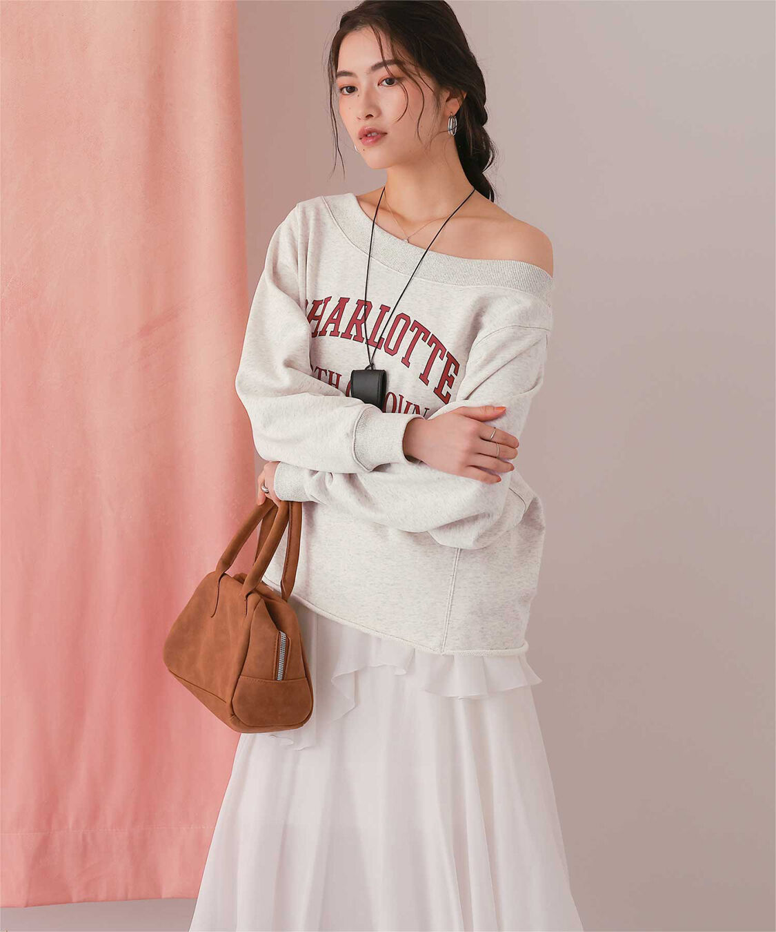 titivate「オフショルダースウェットプルオーバー」|スウェット・ジャージ|