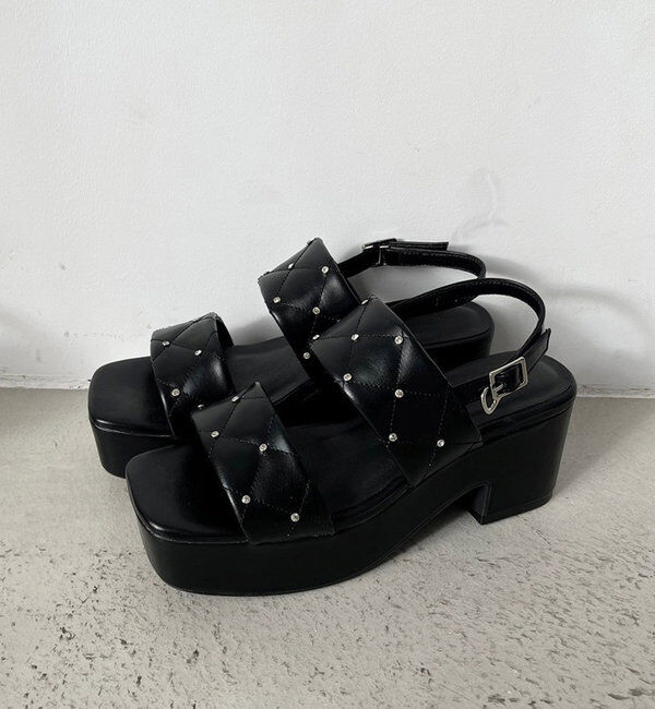  「【前田大翔さんyoutubeセレクトアイテム】ビジュースタッズキルトサンダル」|その他|