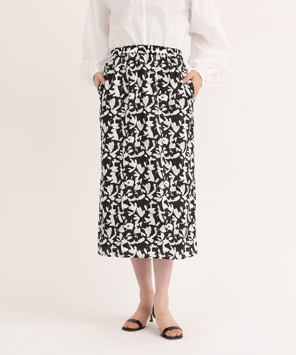 7-IDconcept.「手描き風幾何ドットプリントスカート」|タイト|