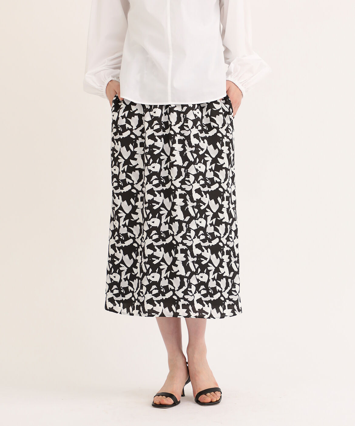 7-IDconcept.「手描き風幾何ドットプリントスカート」|タイト|