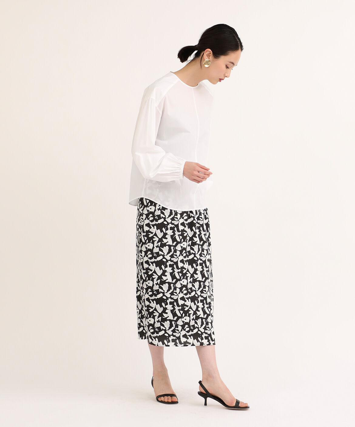 7-IDconcept.「手描き風幾何ドットプリントスカート」|タイト|