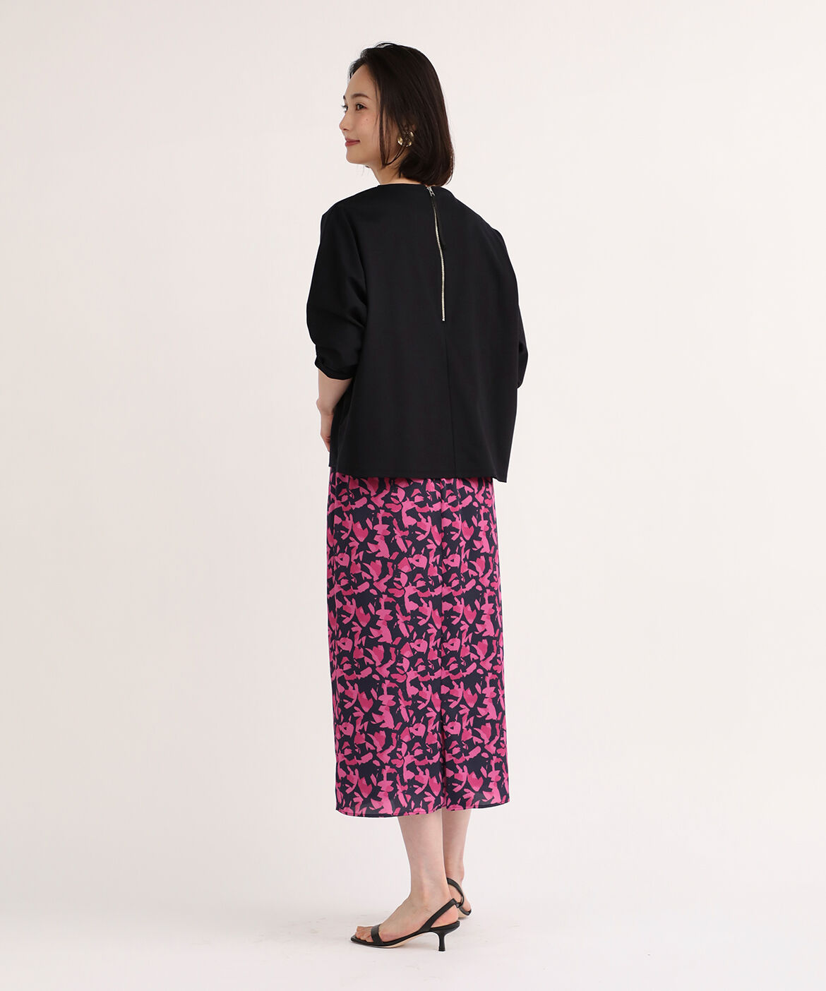 7-IDconcept.「手描き風幾何ドットプリントスカート」|タイト|