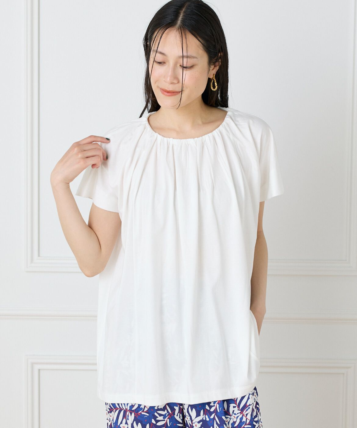 I.T.'S international「ギャザーネックフレンチプルオーバー」|Tシャツ・カットソー|オフホワイト1