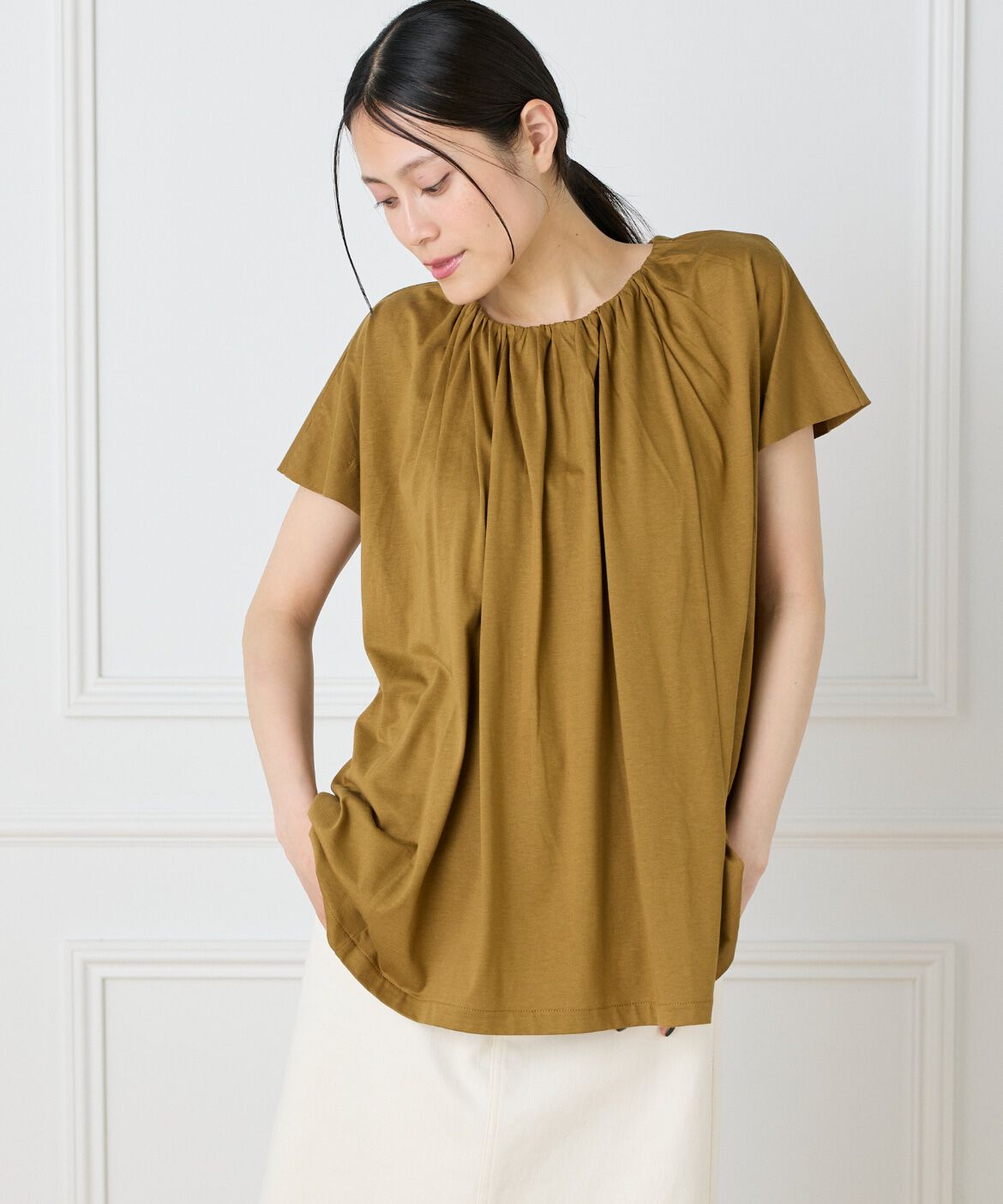 I.T.'S international「ギャザーネックフレンチプルオーバー」|Tシャツ・カットソー|キャメル1