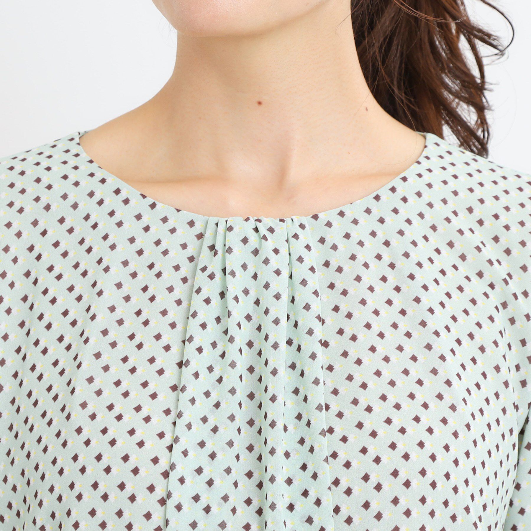 Reflect「【マシンウォッシュ可／セットアップ可】ギャザータックプリントブラウス」|シャツ・ブラウス|