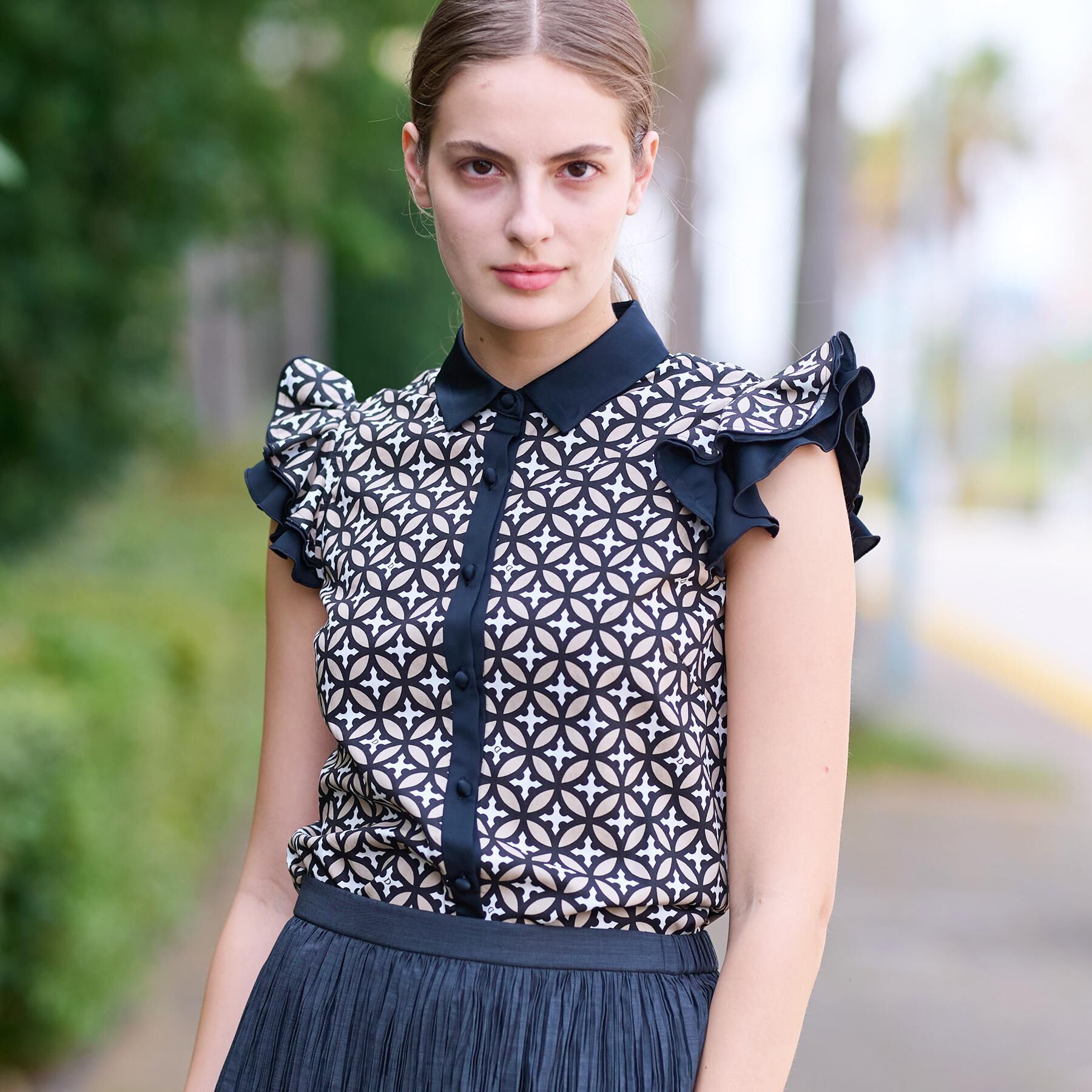 DRESSTERIOR「【大人百花春号掲載 モデル美香さん着用】オーバーラップウィングスリーブブラウス」|シャツ・ブラウス|ベージュ(152)