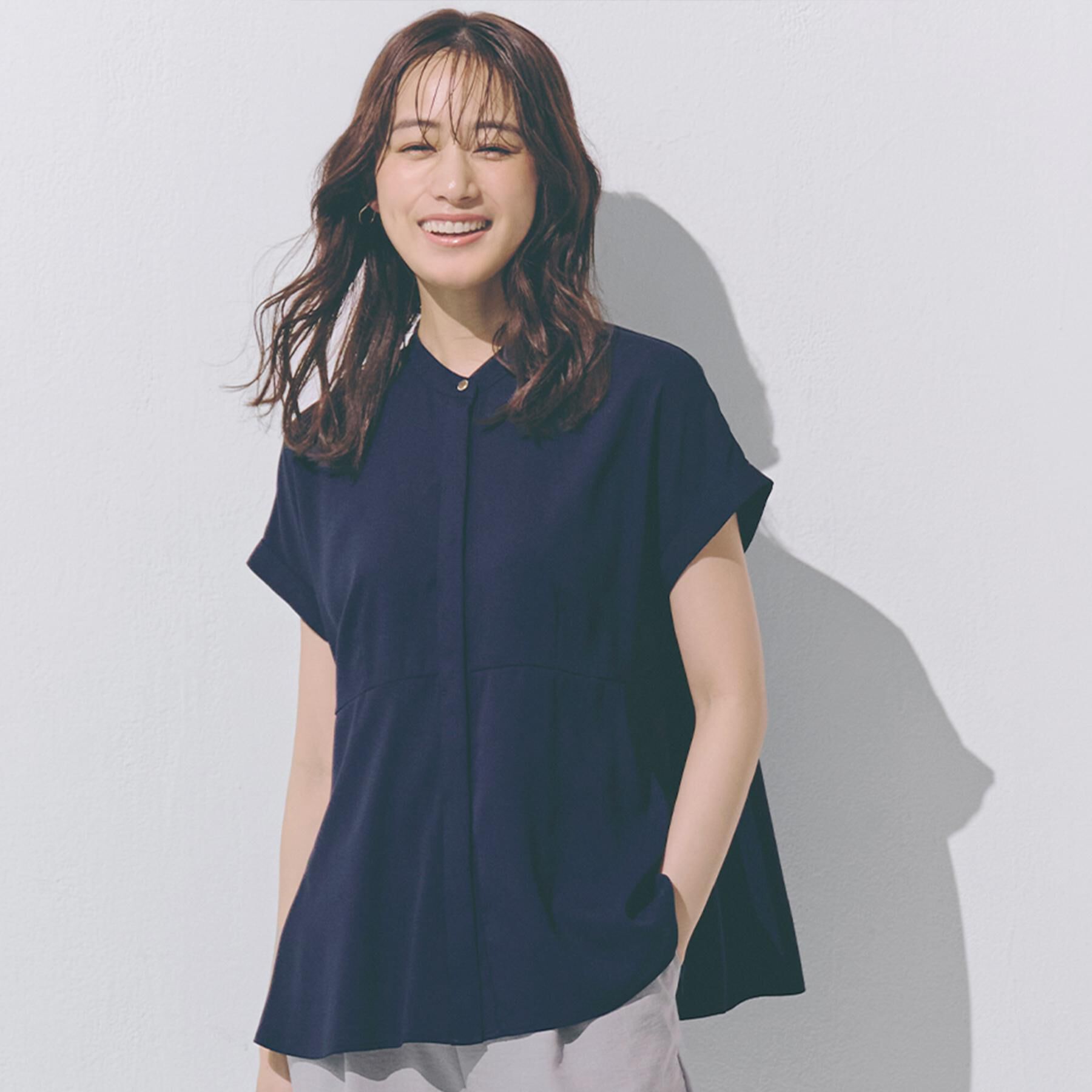 grove「きちんと感もこなれ感も1枚で叶う　優秀ペプラムシャツブラウス」|シャツ・ブラウス|ネイビー(094)