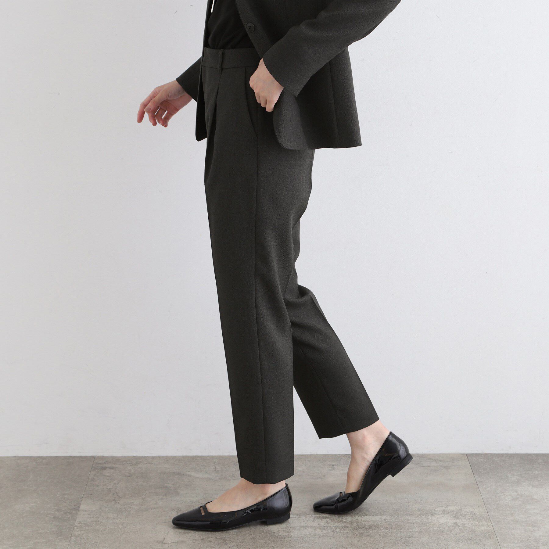 INDIVI「【洗える／UVケア／定番スーツ】ウール調テーパードパンツ」|スーツ|