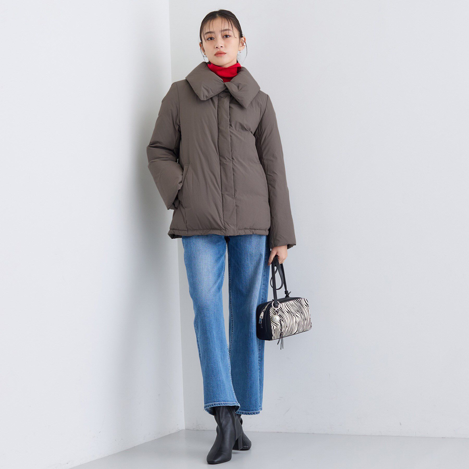 INDIVI「【撥水／洗える／デザイン衿】ステッチレス ショートダウンコート」|ダウン|