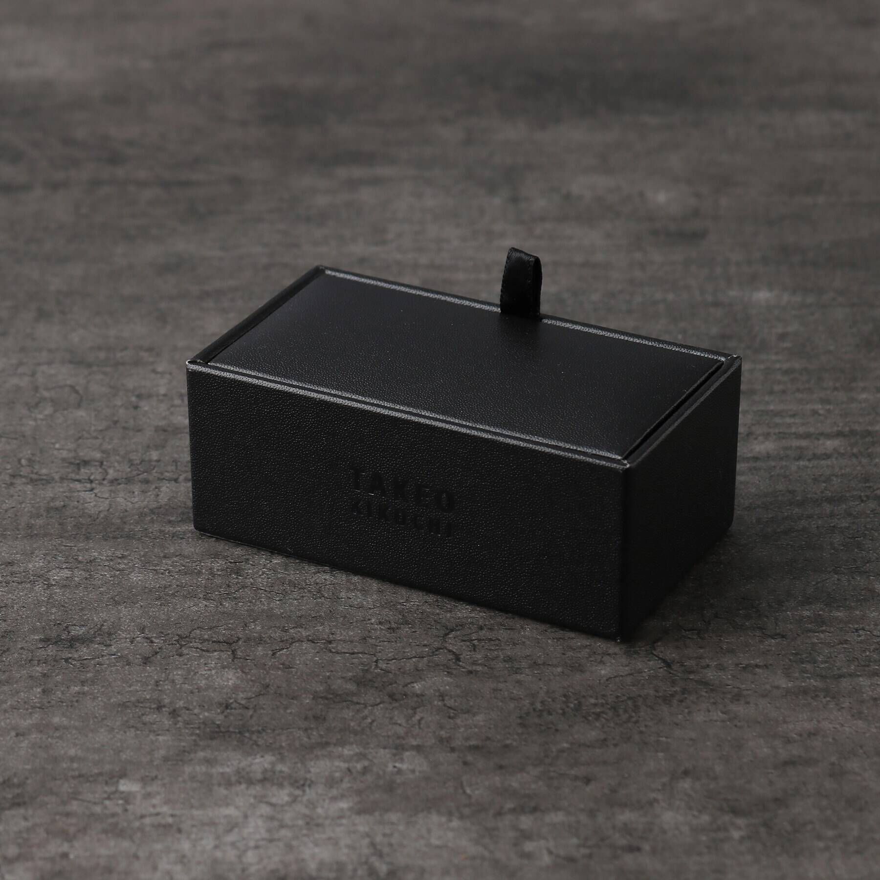 TAKEO KIKUCHI「白／黒蝶貝タイバー」|ネクタイピン・カフスボタン|