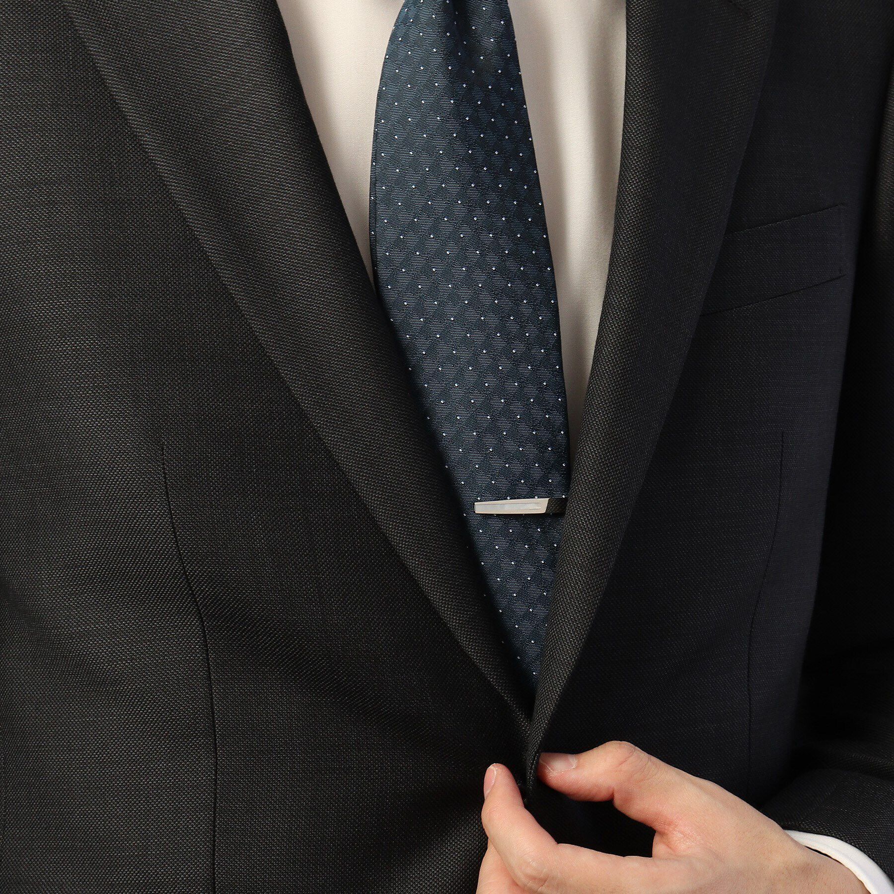 TAKEO KIKUCHI「白／黒蝶貝タイバー」|ネクタイピン・カフスボタン|