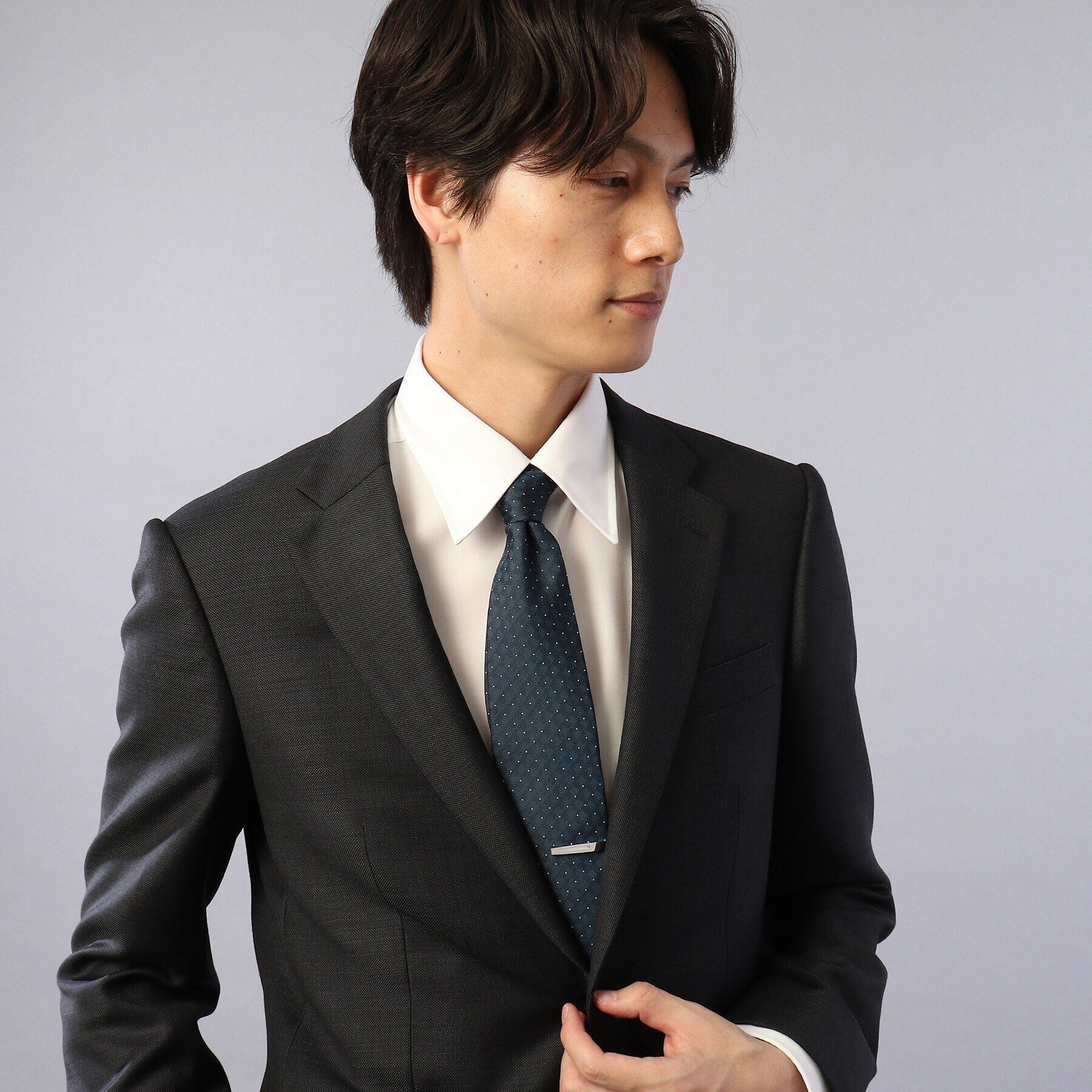 TAKEO KIKUCHI「白／黒蝶貝タイバー」|ネクタイピン・カフスボタン|