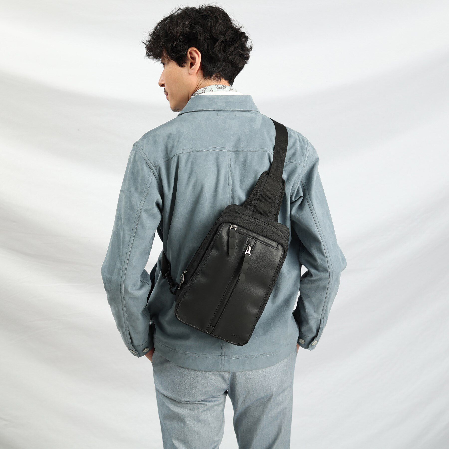 TAKEO KIKUCHI「ライトウエイト ボディバッグ」|ショルダー・メッセンジャー|