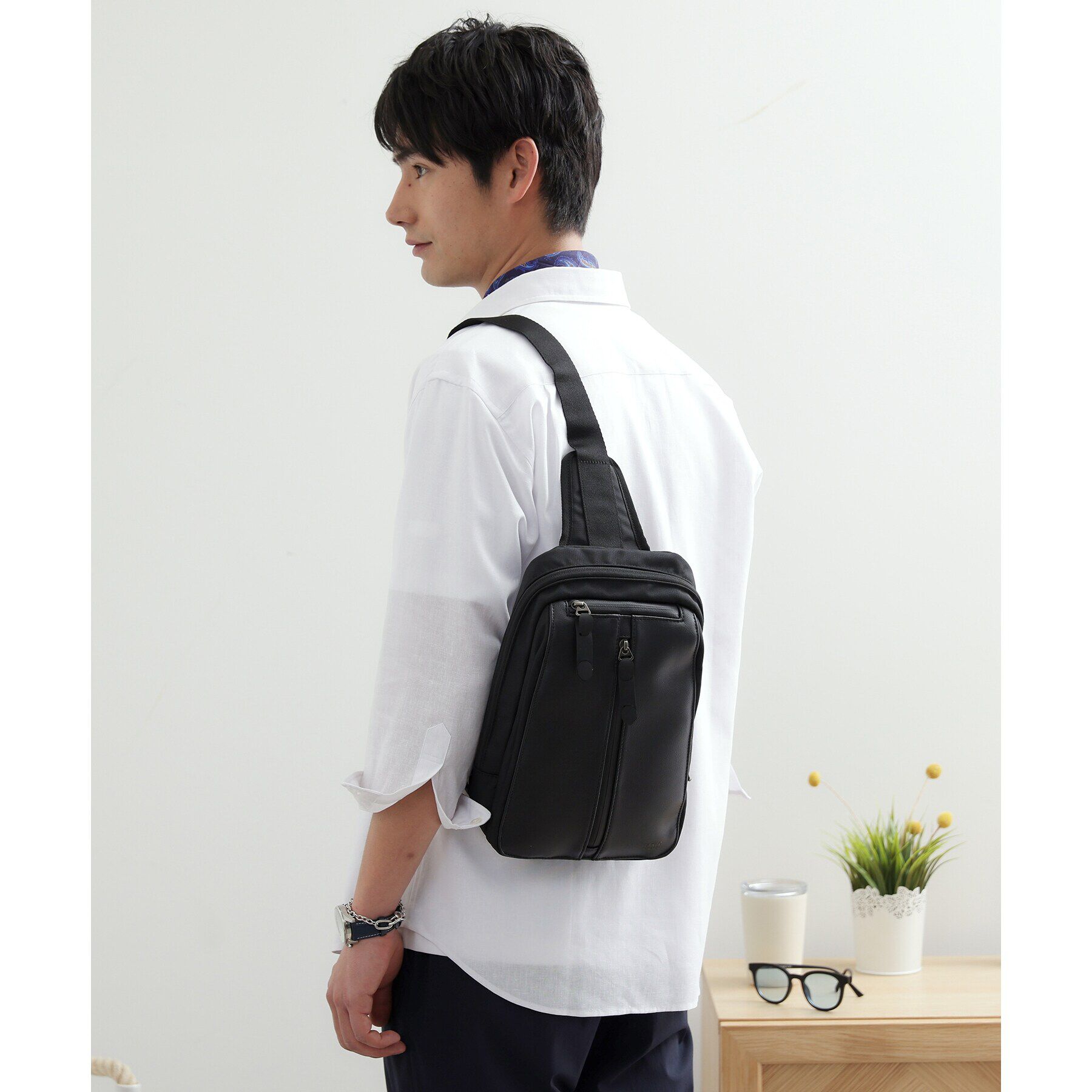 TAKEO KIKUCHI「ライトウエイト ボディバッグ」|ショルダー・メッセンジャー|