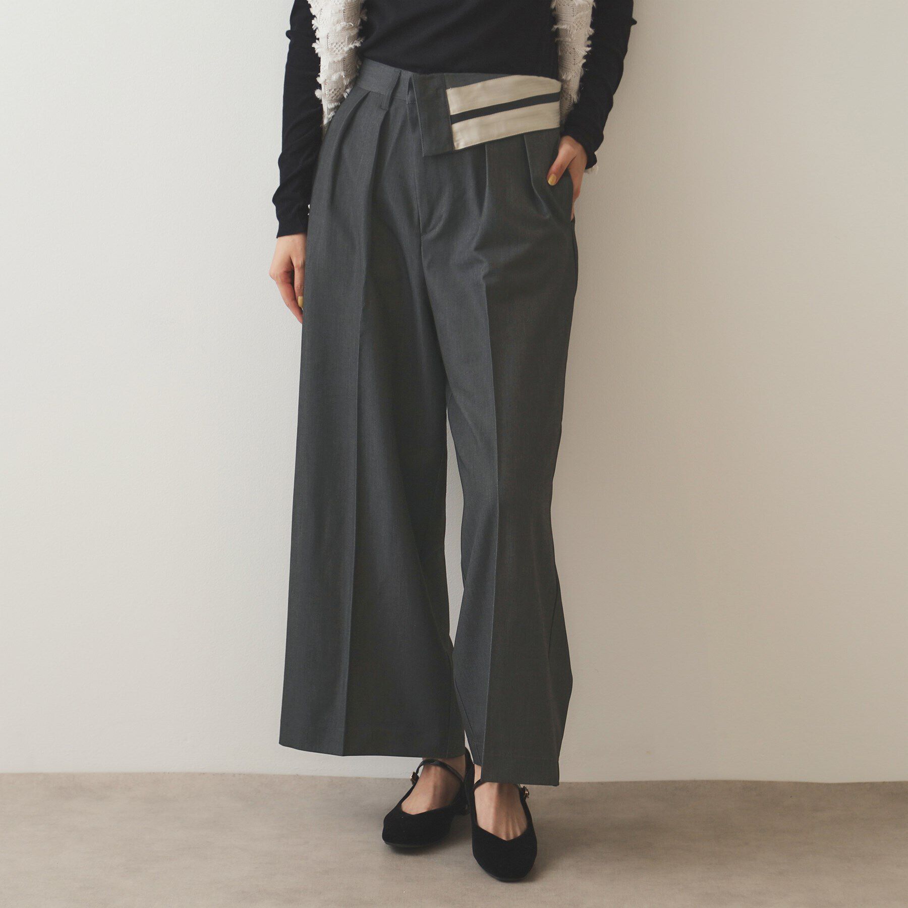 OPAQUE.CLIP「マーベルトデザイン タックワイドパンツ【洗濯機洗い可】」|その他|チャコールグレー(0