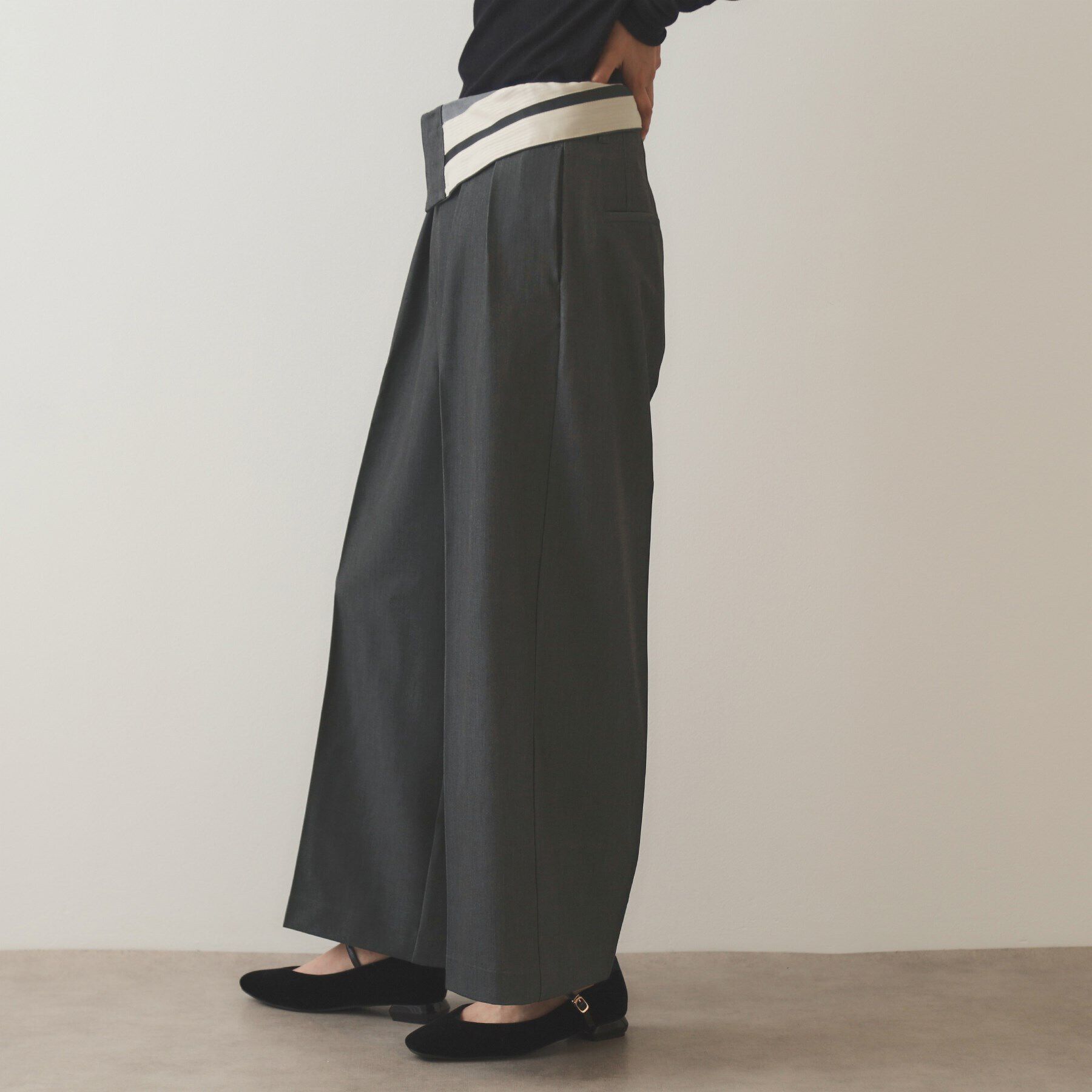 OPAQUE.CLIP「マーベルトデザイン タックワイドパンツ【洗濯機洗い可】」|その他|