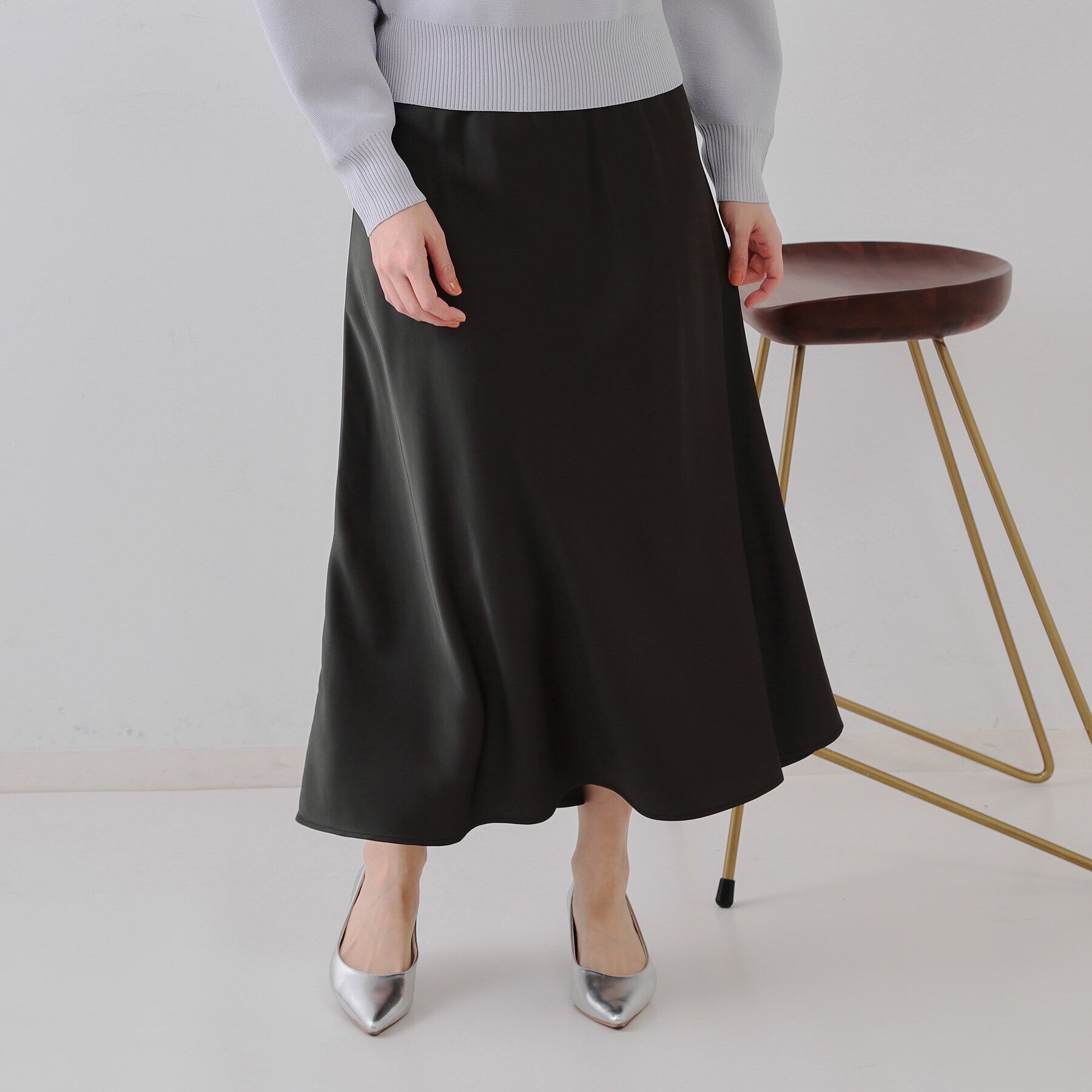 OPAQUE.CLIP「サテンナロースカート【洗濯機洗い可】」|スカート|チャコールグレー(0