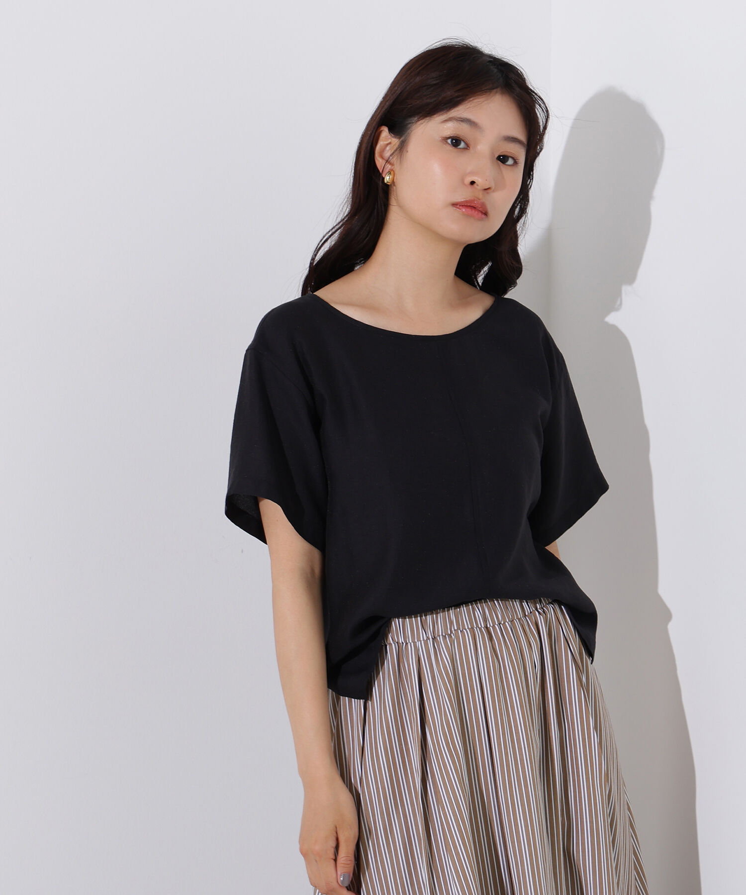  「バックオープンTブラウス」|シャツ・ブラウス|ブラック