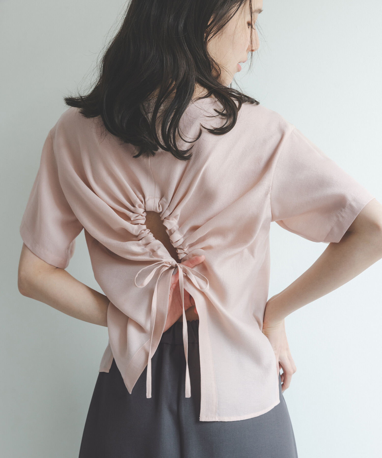  「バックオープンTブラウス」|シャツ・ブラウス|ピンク