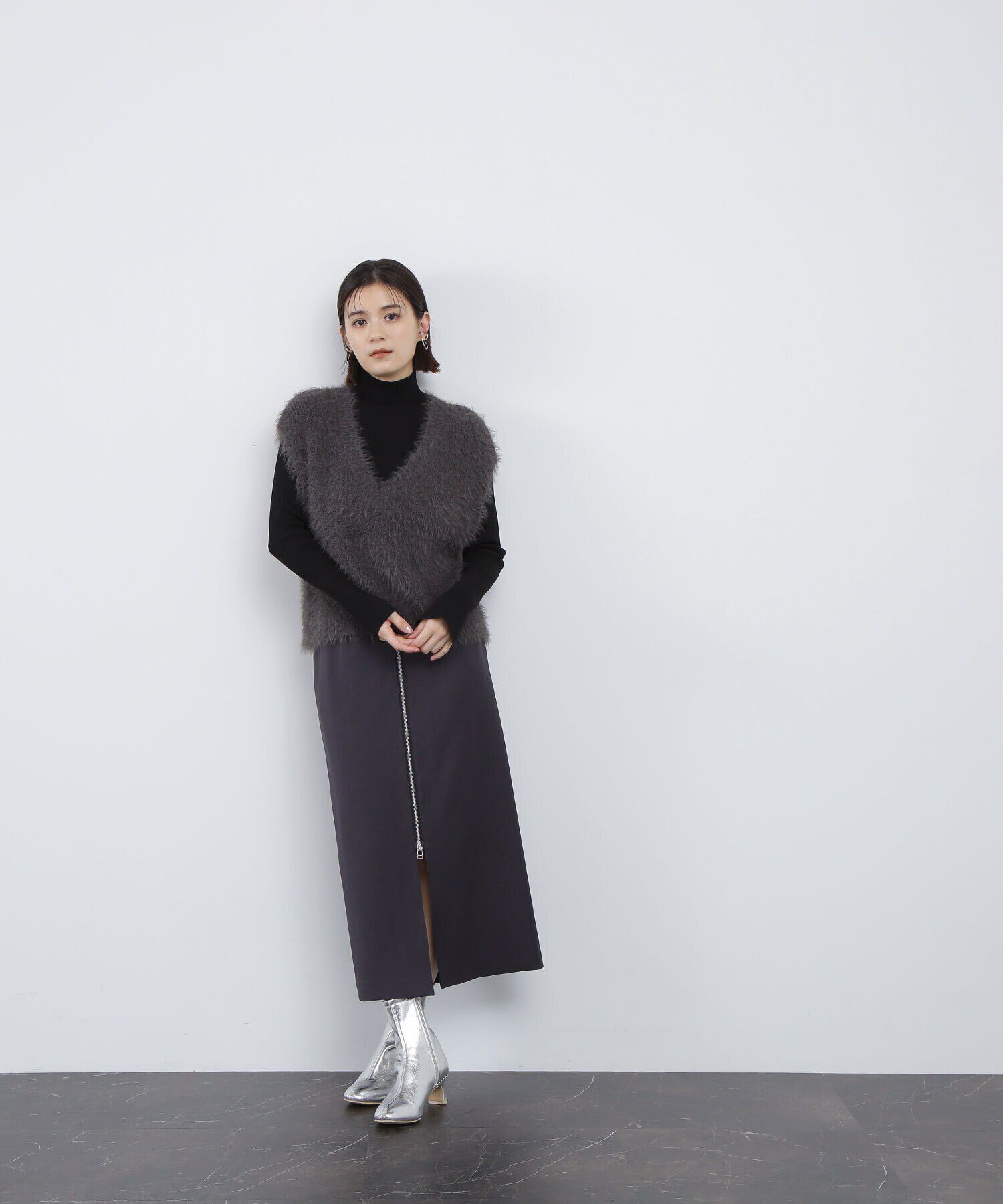  「フロントジップナロースカート」|スカート|チャコール1