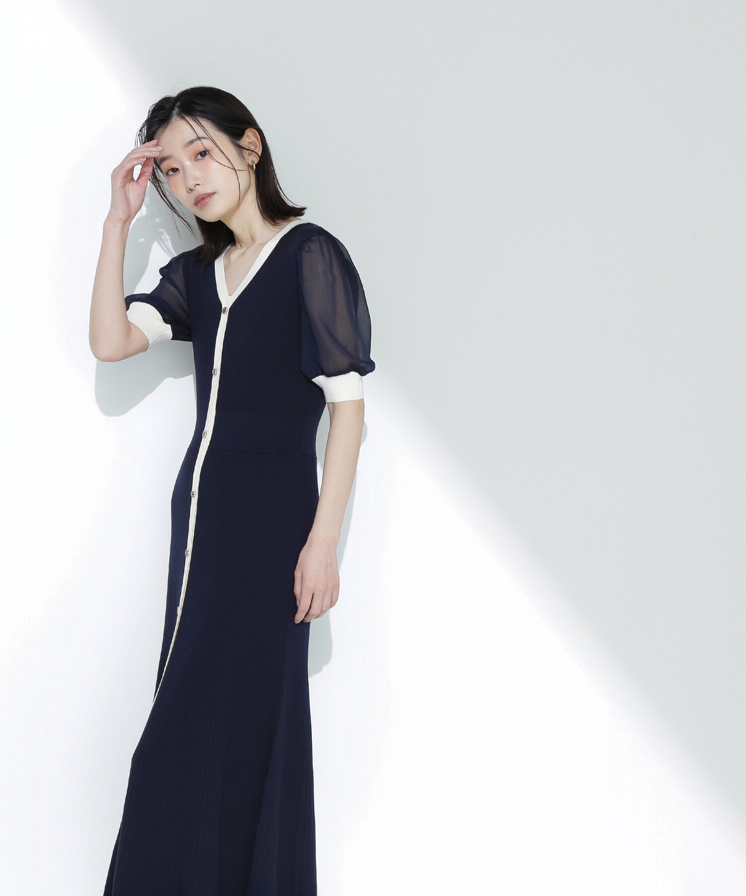  「シアースリーブバイカラーニットワンピース」|ワンピース|ネイビー&times;オ  2