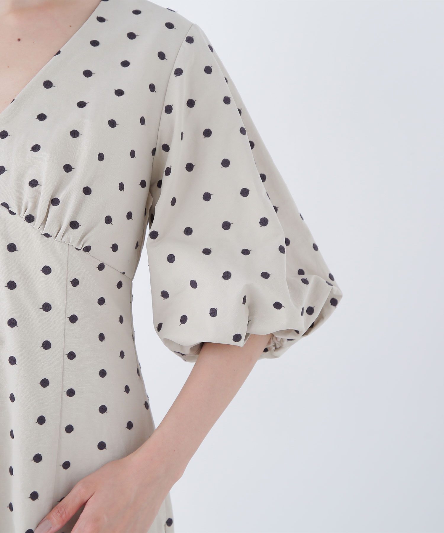 「ドット刺繍タフタワンピース」|ワンピース|