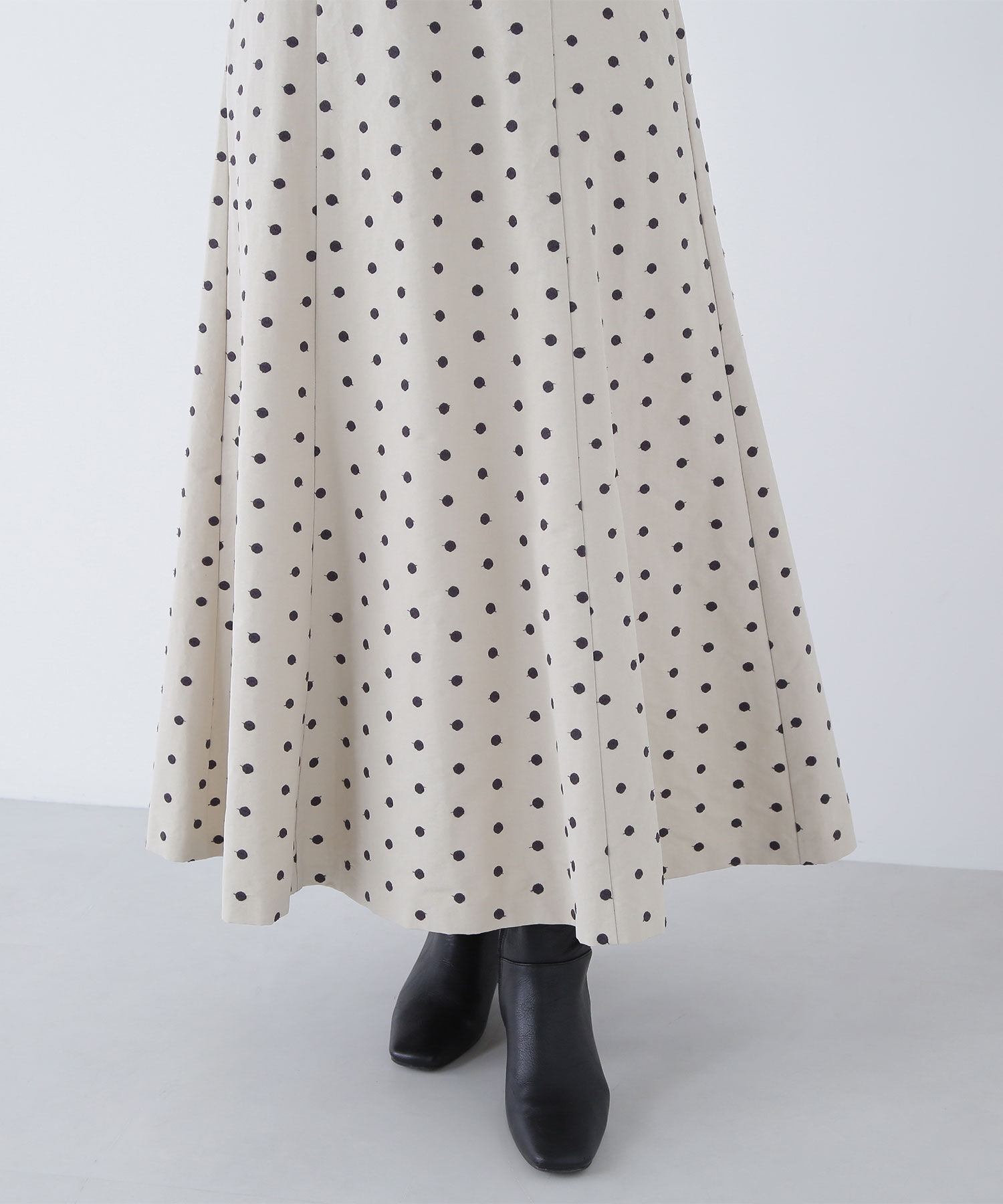  「ドット刺繍タフタワンピース」|ワンピース|