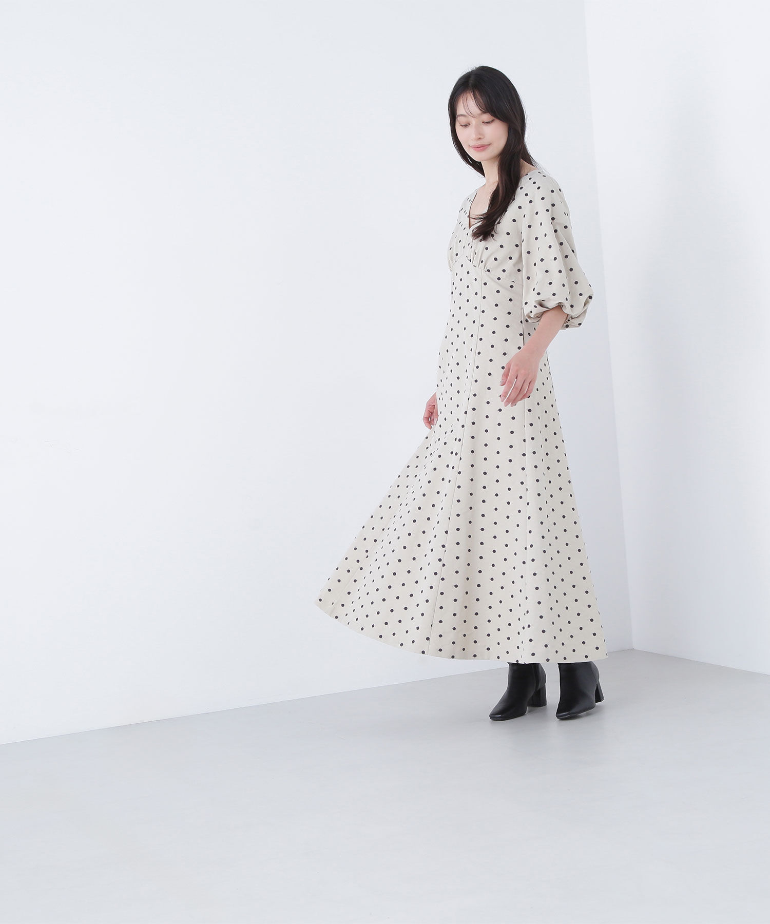  「ドット刺繍タフタワンピース」|ワンピース|