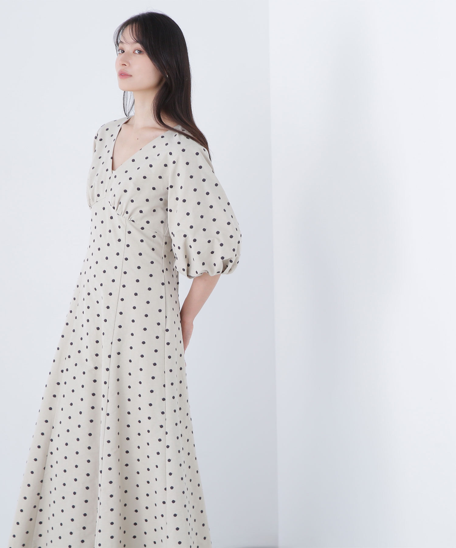  「ドット刺繍タフタワンピース」|ワンピース|