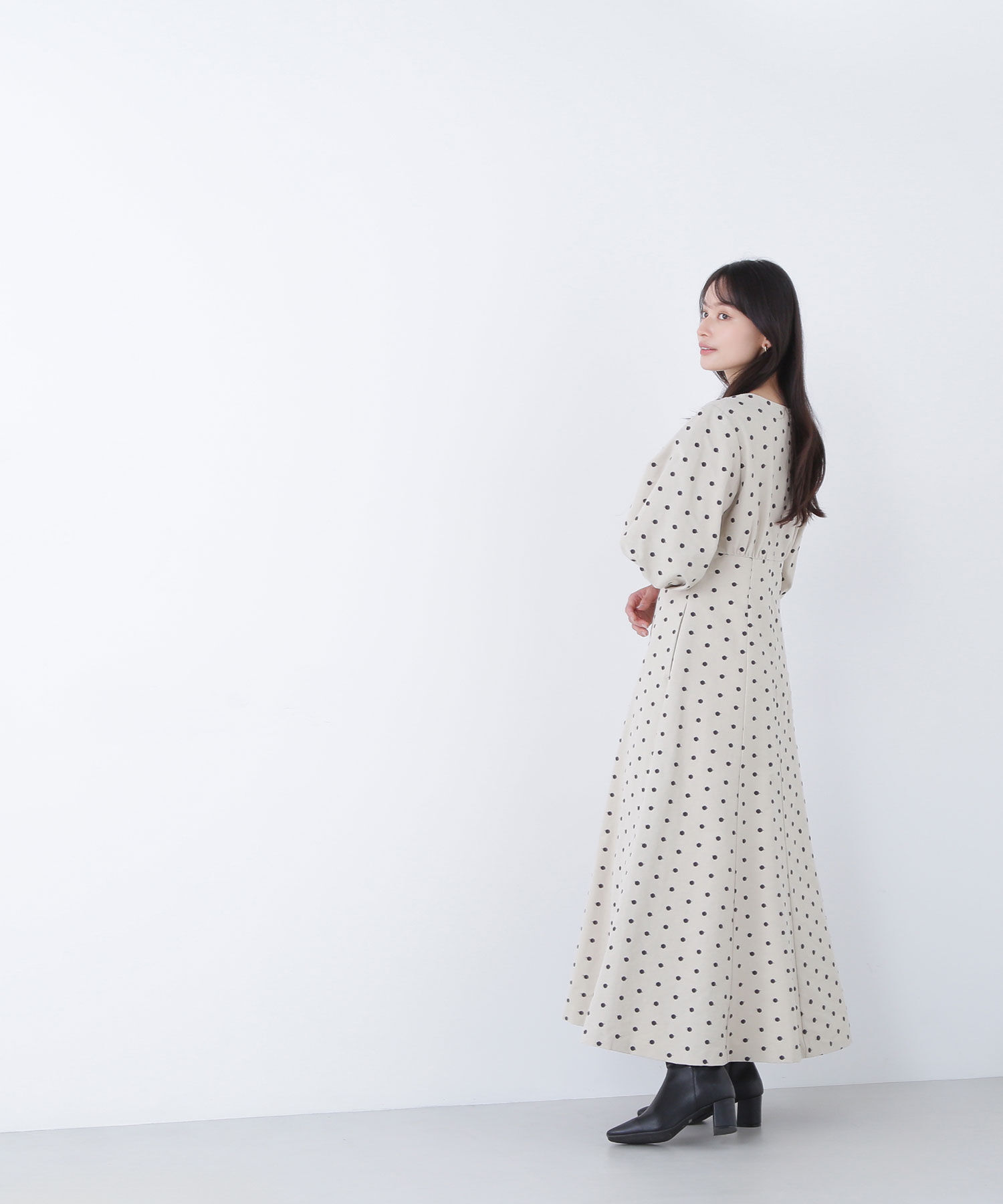  「ドット刺繍タフタワンピース」|ワンピース|