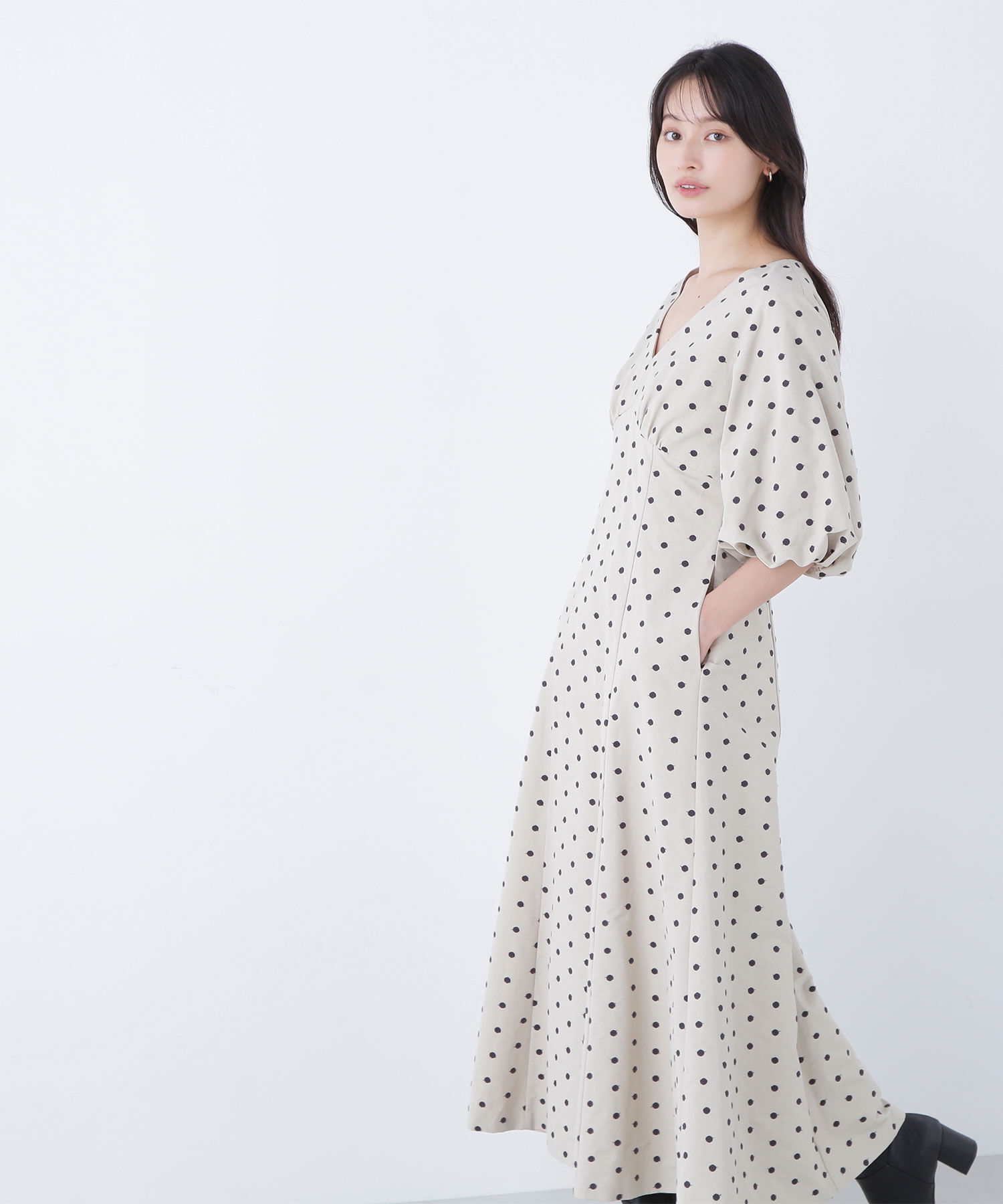  「ドット刺繍タフタワンピース」|ワンピース|