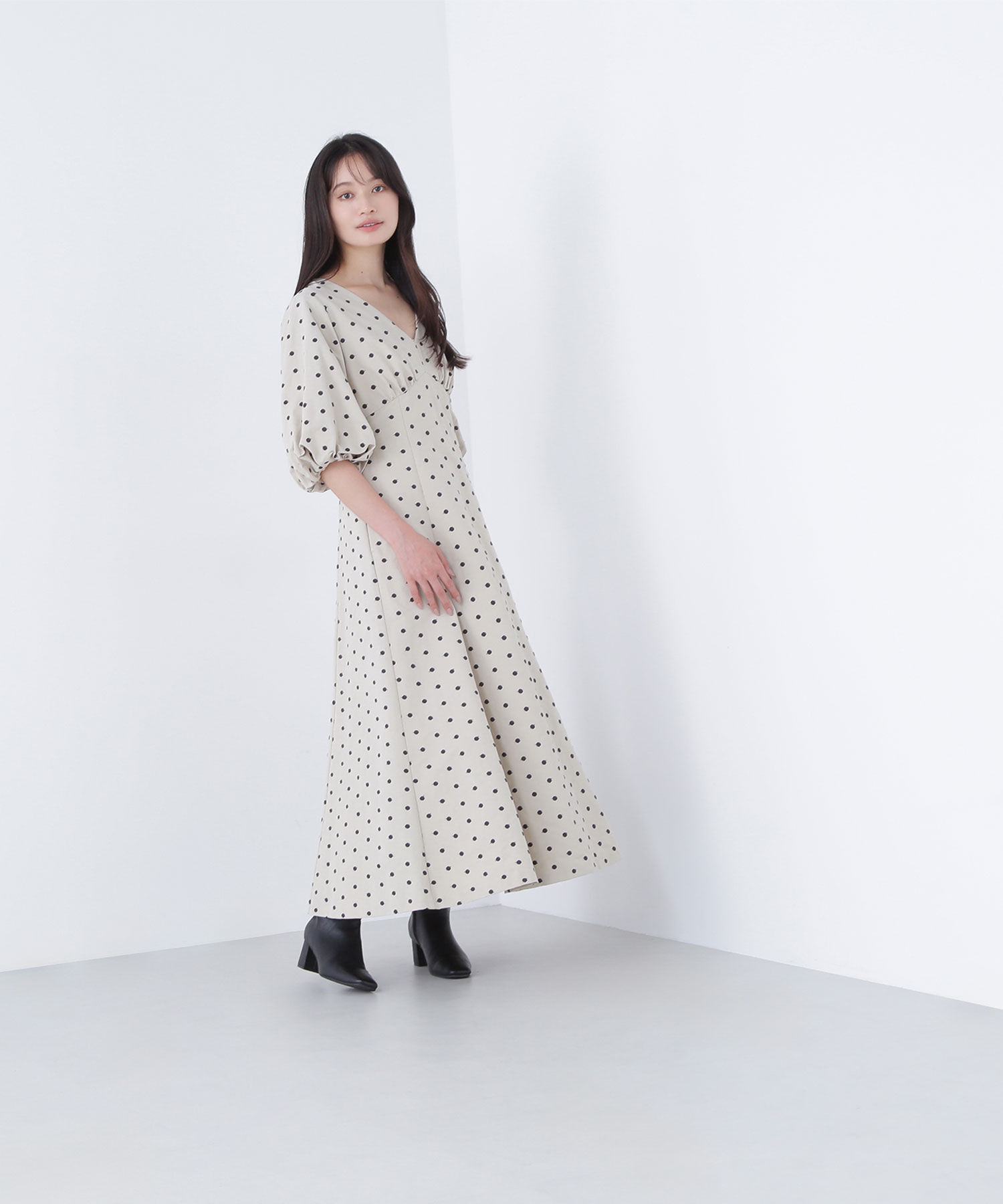  「ドット刺繍タフタワンピース」|ワンピース|