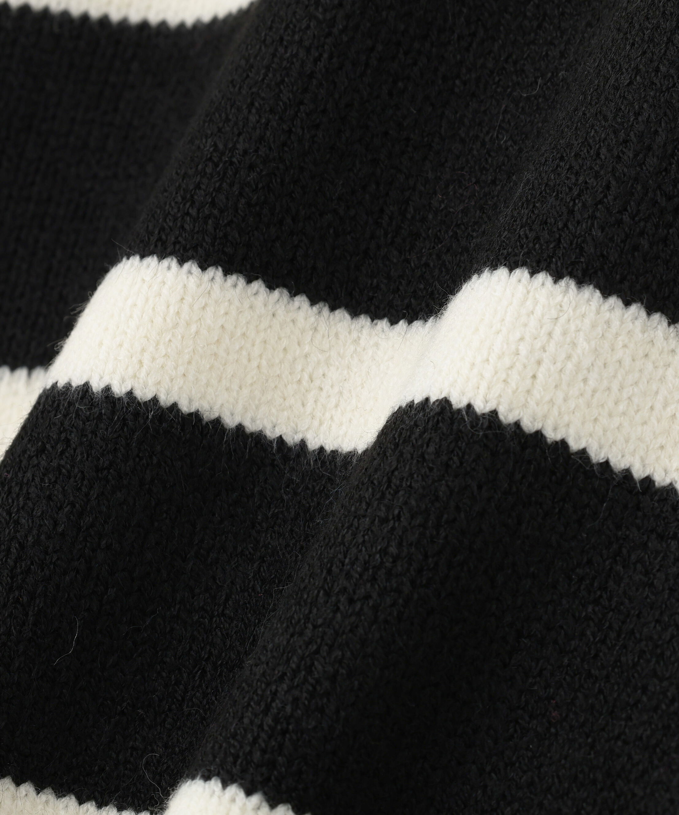  「バックボタンタートルニット」|ニット・セーター|