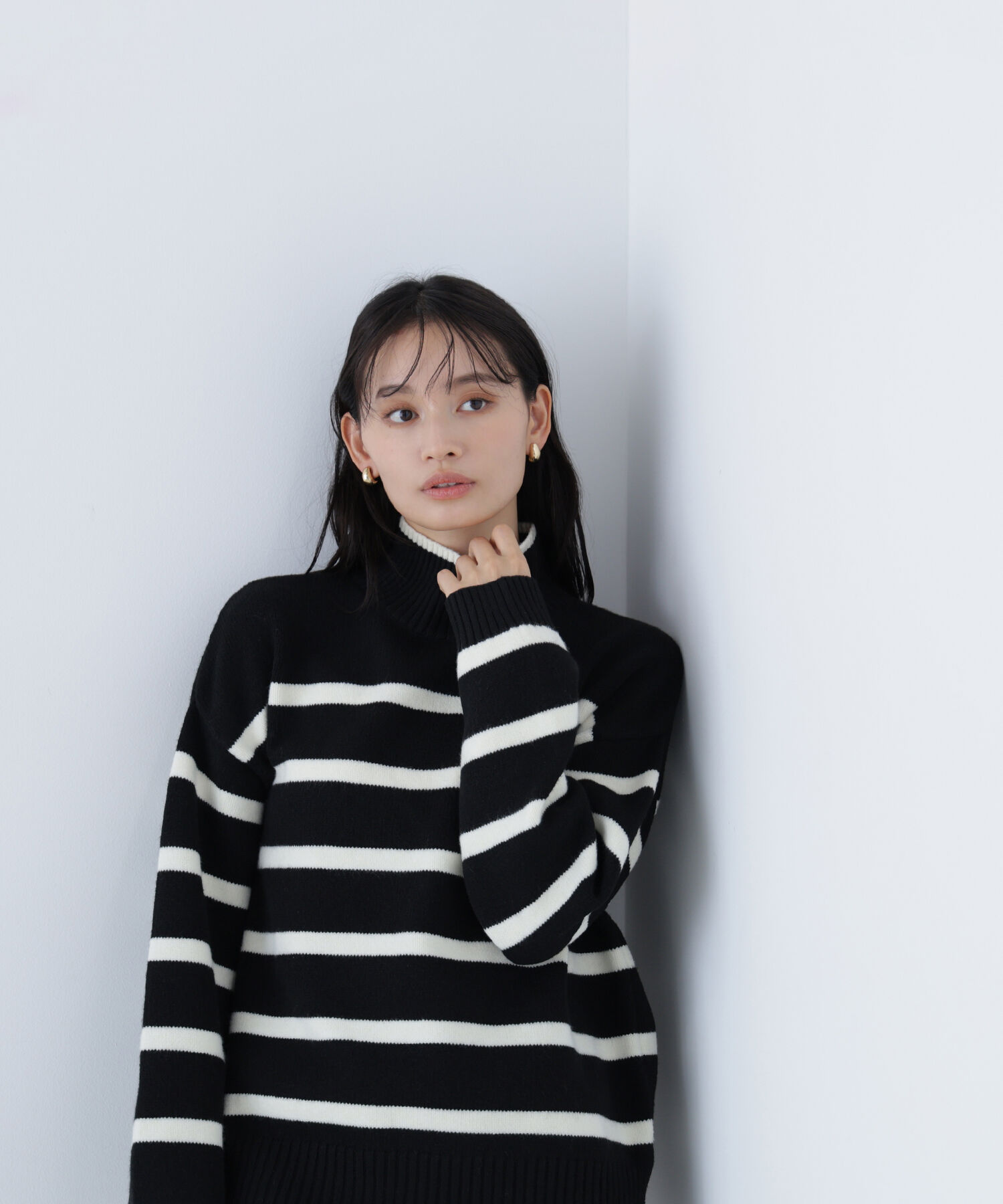  「バックボタンタートルニット」|ニット・セーター|