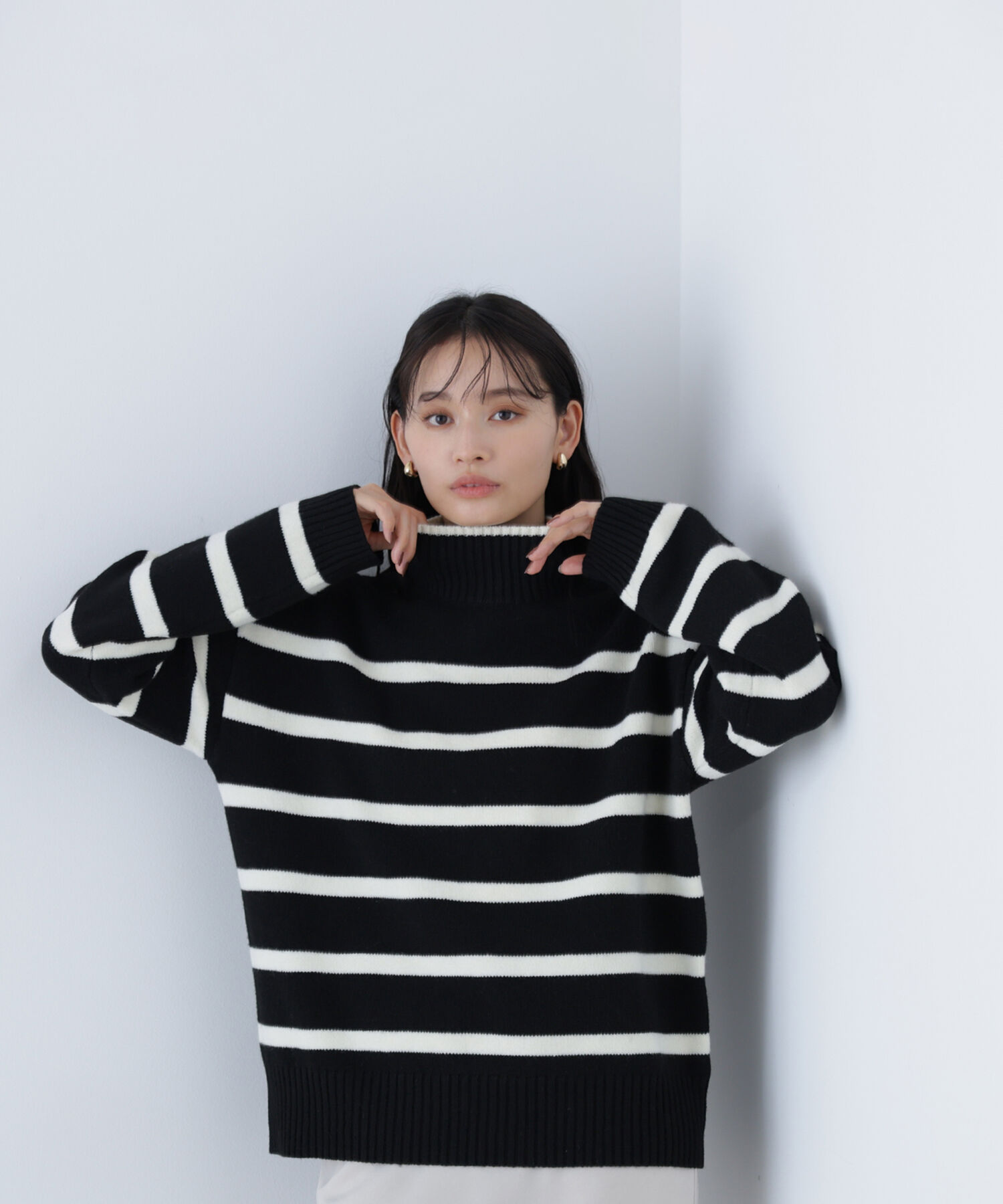  「バックボタンタートルニット」|ニット・セーター|