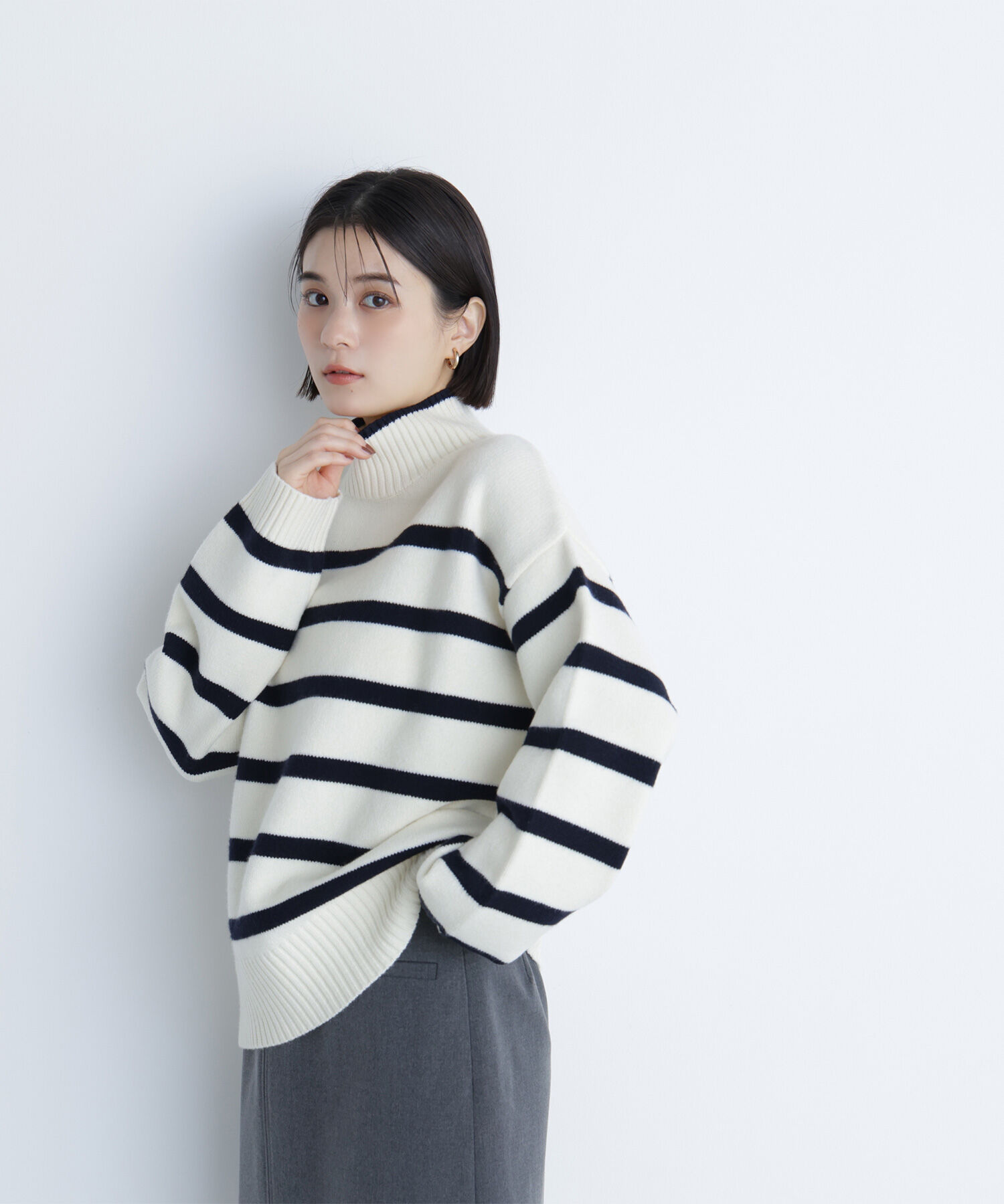  「バックボタンタートルニット」|ニット・セーター|