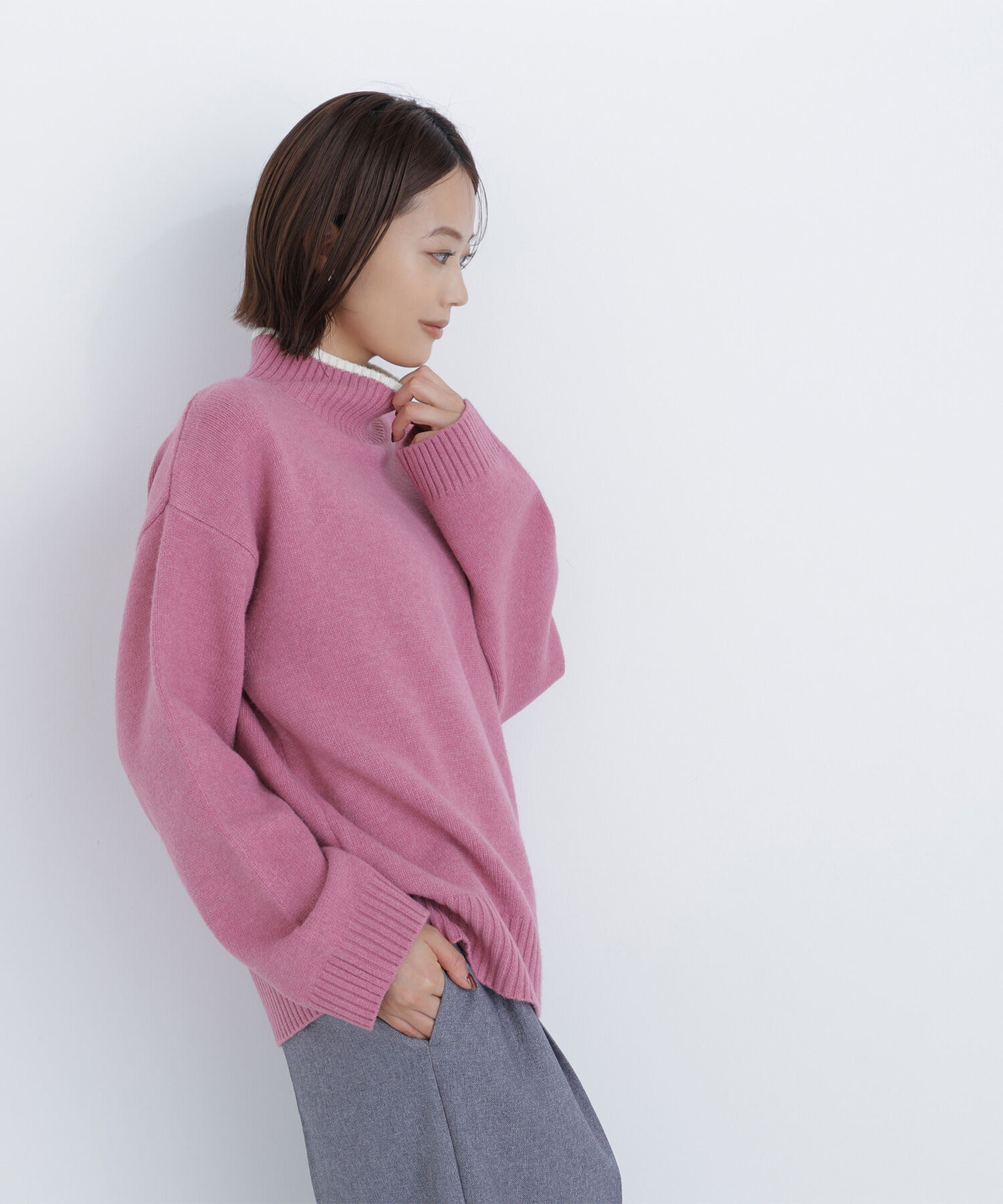  「バックボタンタートルニット」|ニット・セーター|