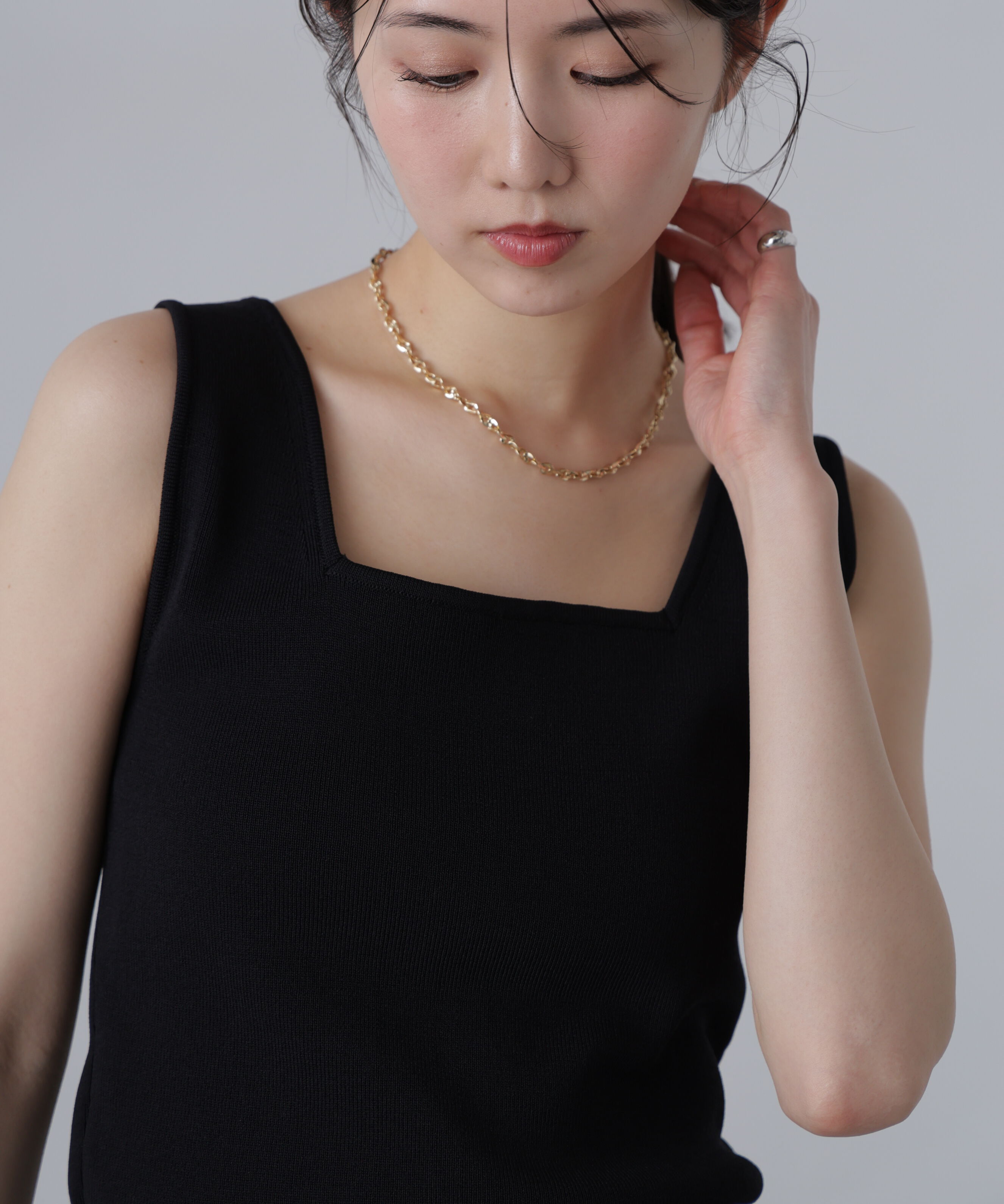  「〈洗える〉マシンウォッシャブル総針スクエアネックタンクニット」|ニット・セーター|