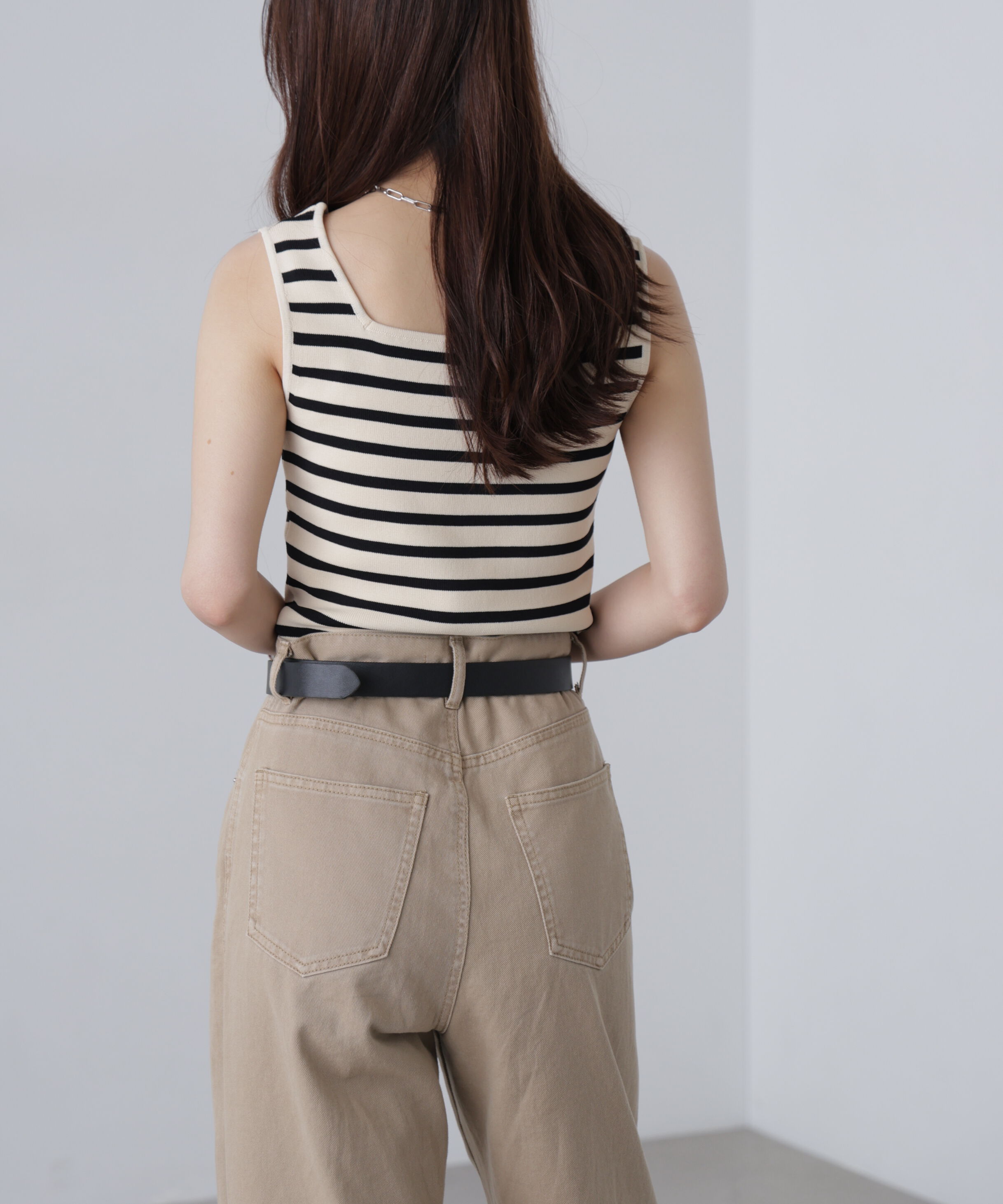  「〈洗える〉マシンウォッシャブル総針スクエアネックタンクニット」|ニット・セーター|