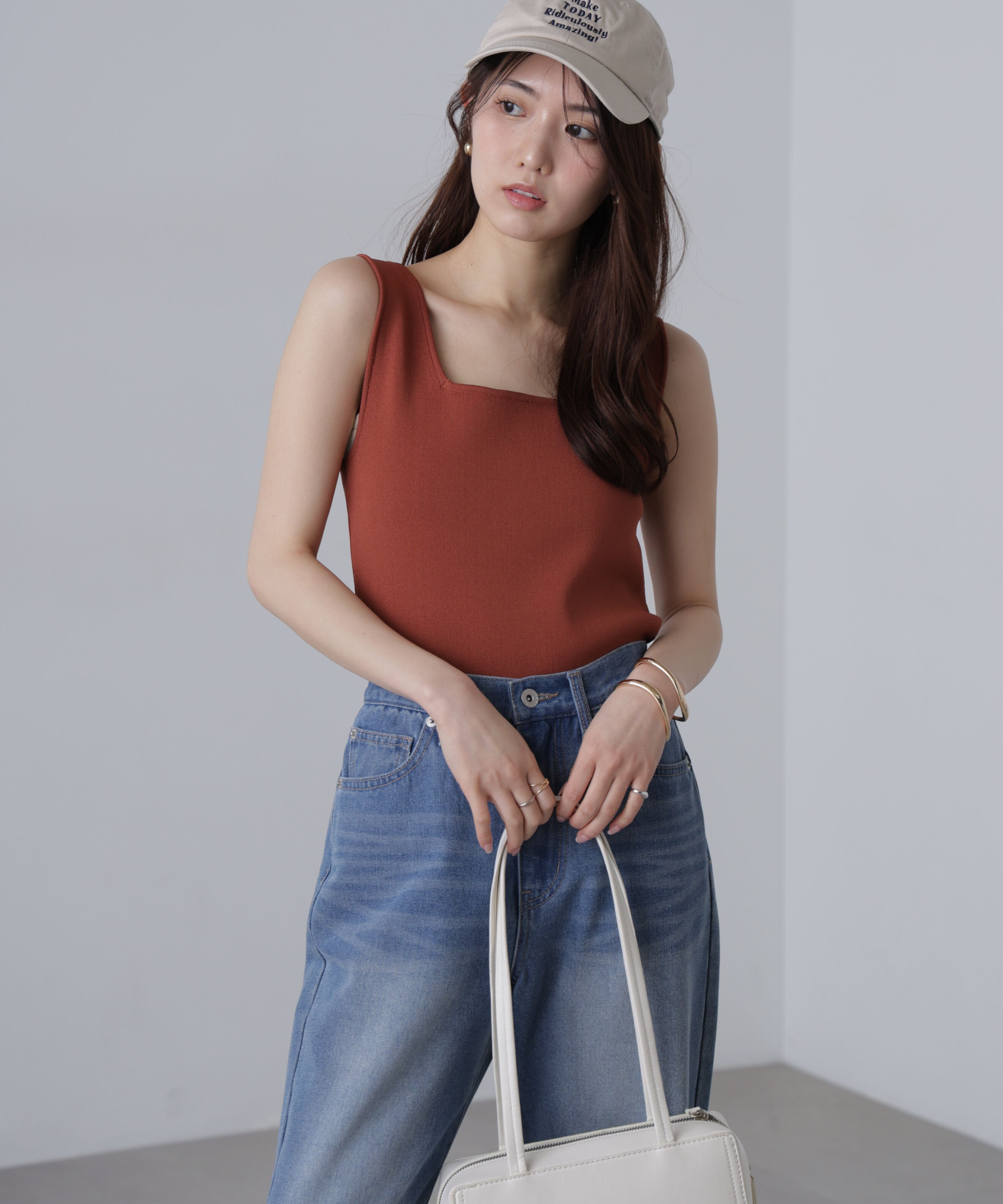  「〈洗える〉マシンウォッシャブル総針スクエアネックタンクニット」|ニット・セーター|