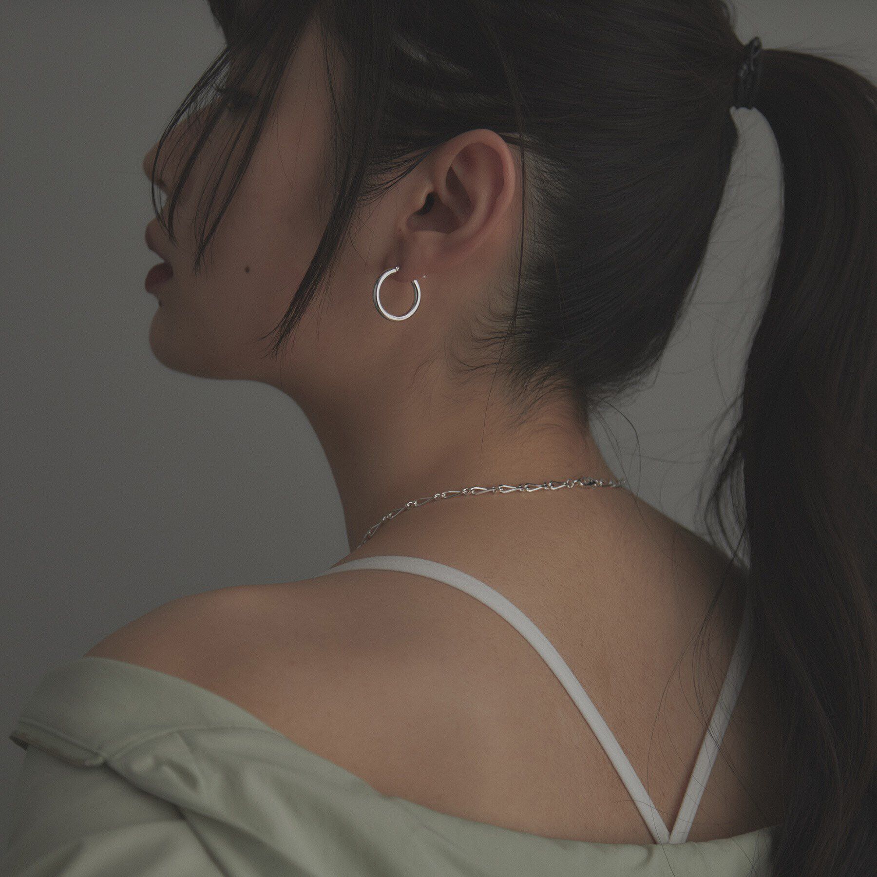 COCOSHNIK ONKITSCH「シルバー ホロウ フープピアスＳ」|ピアス|