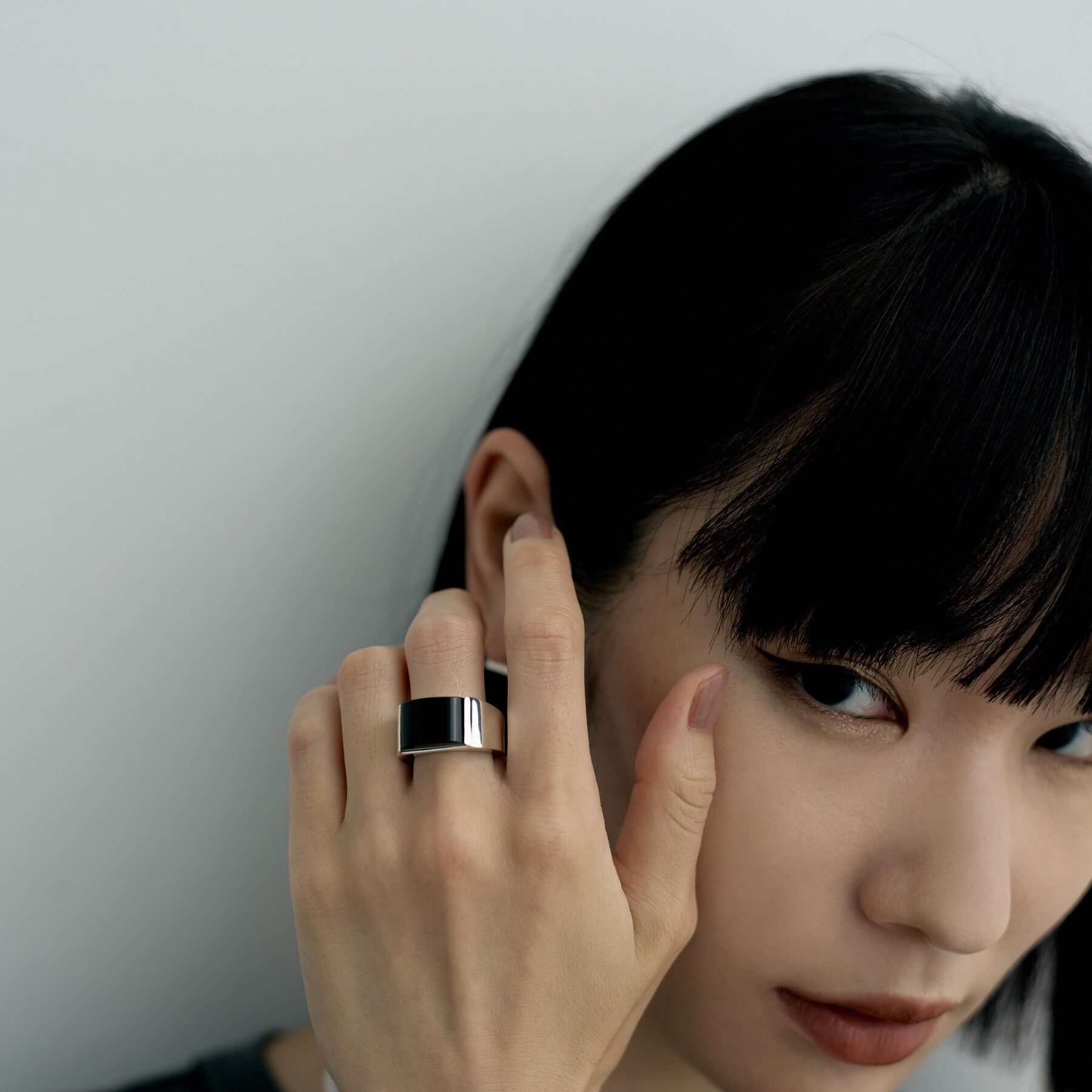 COCOSHNIK ONKITSCH「シルバー オニキス バフトップカットリング」|リング|