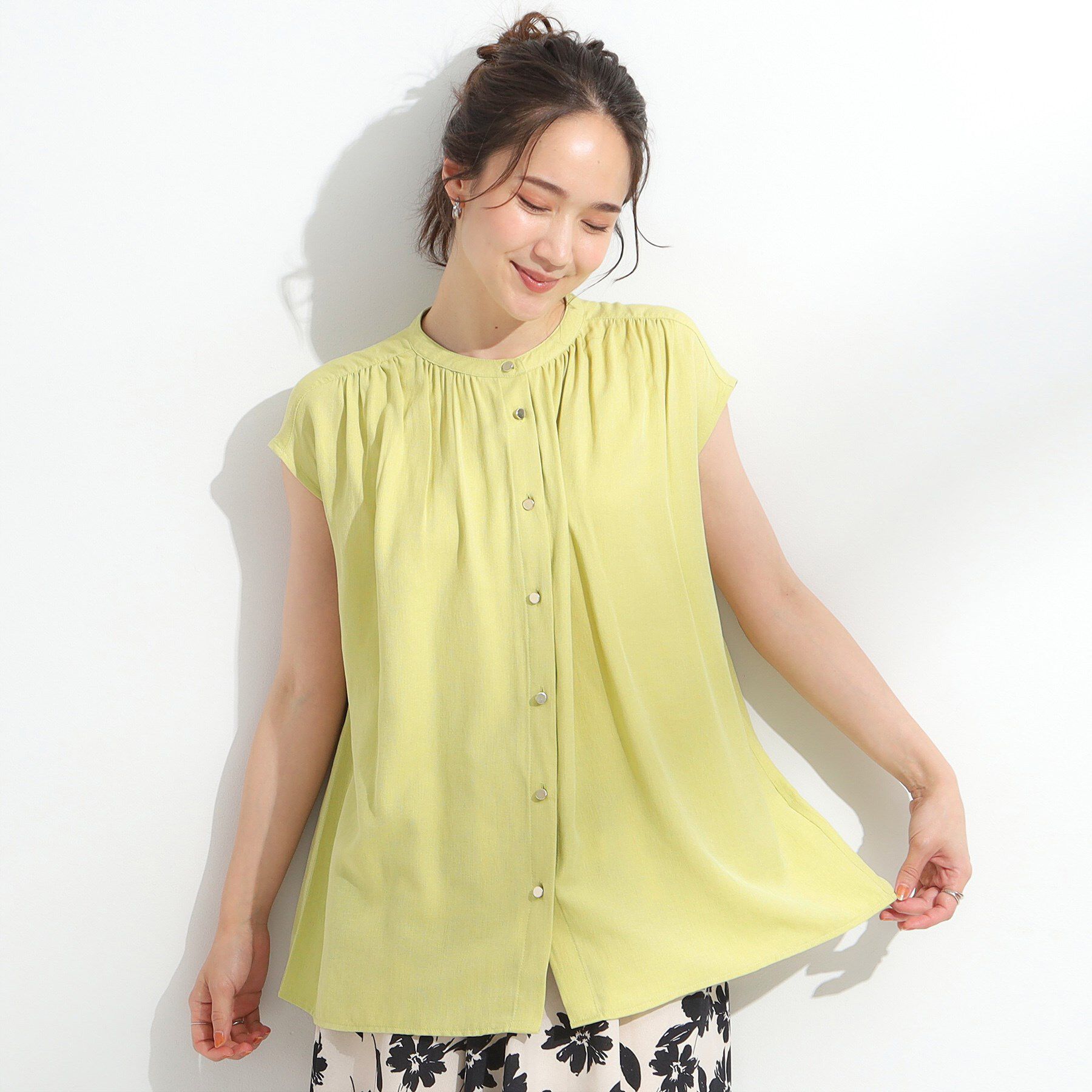 SHOO･LA･RUE「【S-LL/洗濯後しわになりにくい】上品にきれい見え スラブギャザーブラウス」|シャツ・ブラウス|