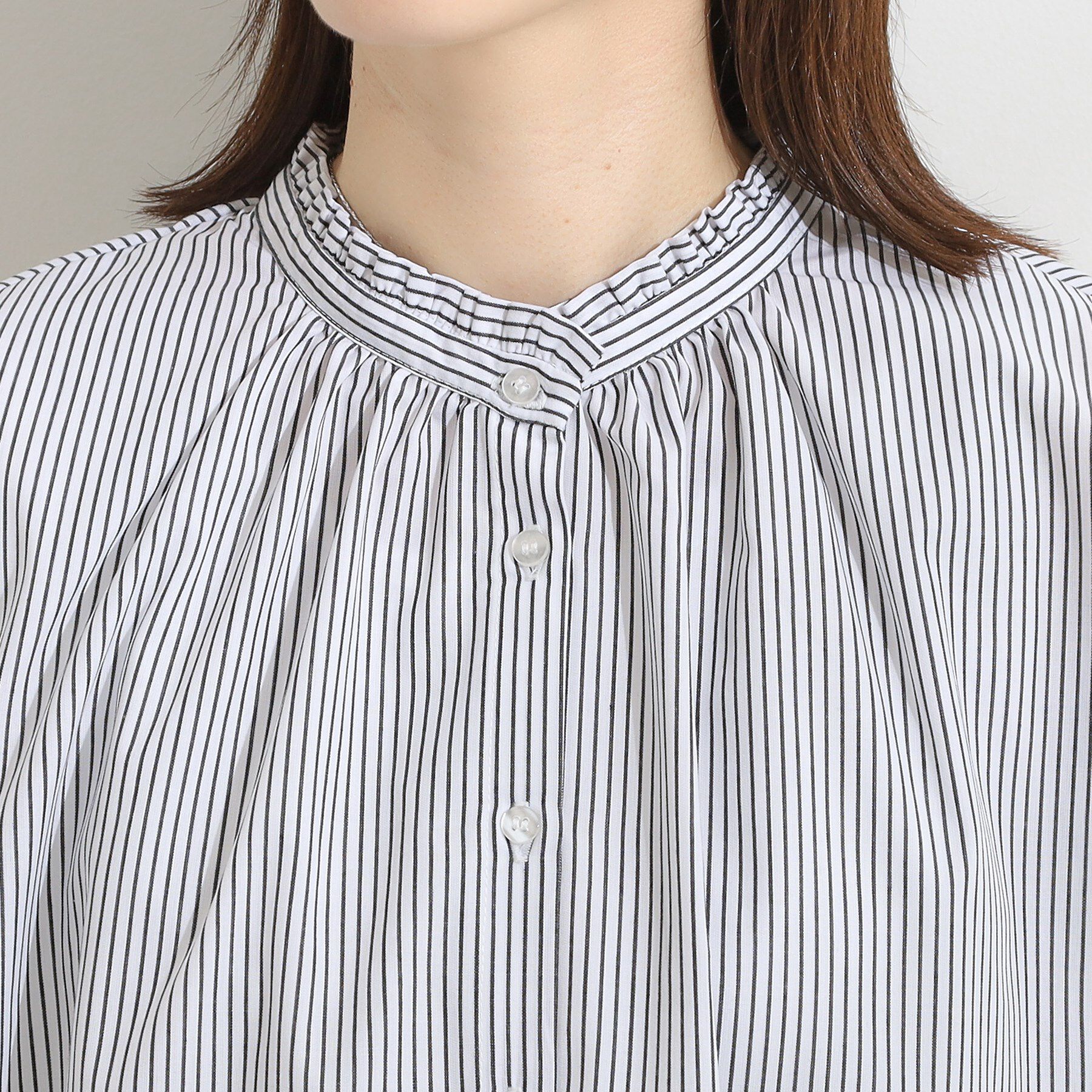 SHOO･LA･RUE「【洗える/S-LL】プチフリル襟が女性らしい フレンチスリーブシャツ」|シャツ・ブラウス|