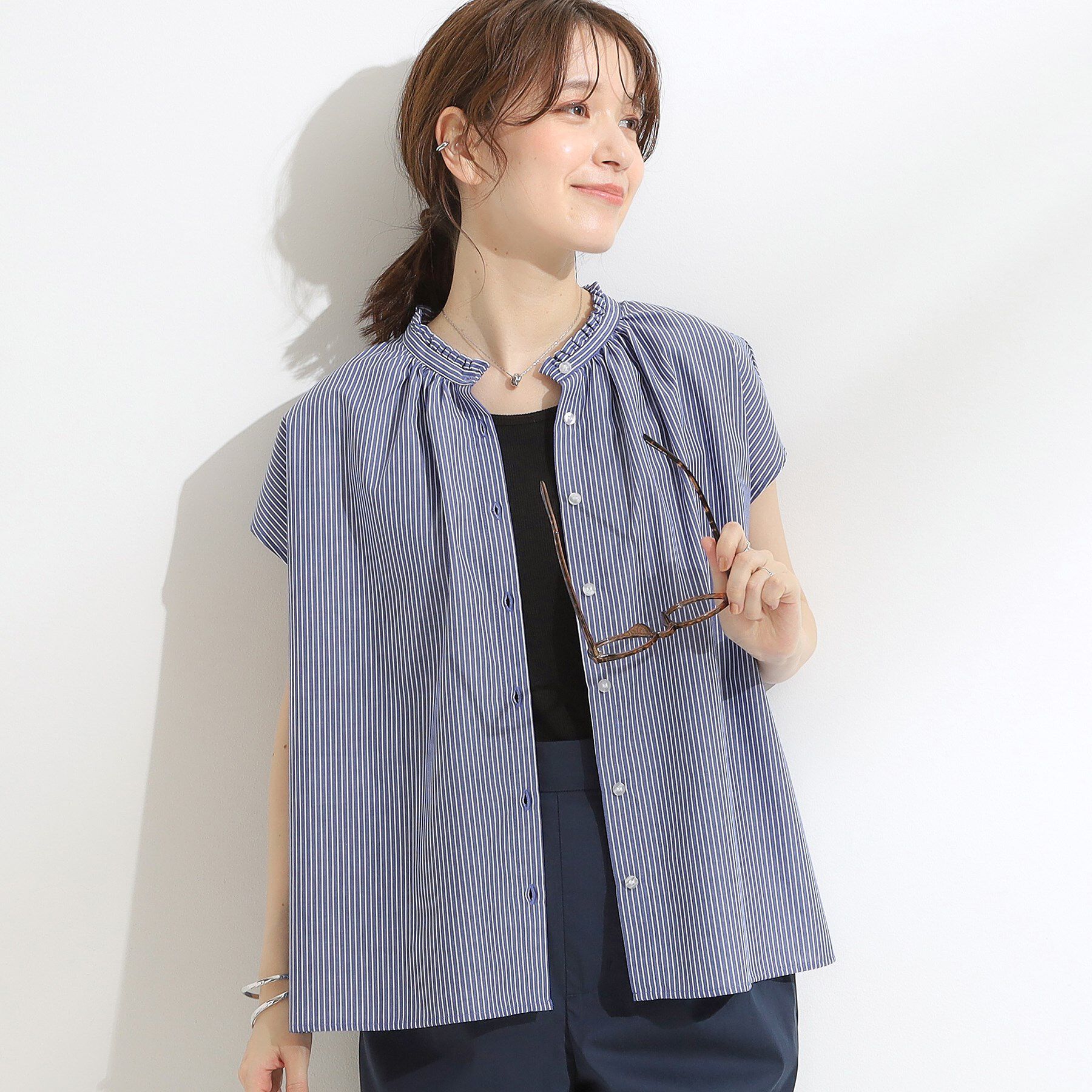 SHOO･LA･RUE「【洗える/S-LL】プチフリル襟が女性らしい フレンチスリーブシャツ」|シャツ・ブラウス|ブルー(393)