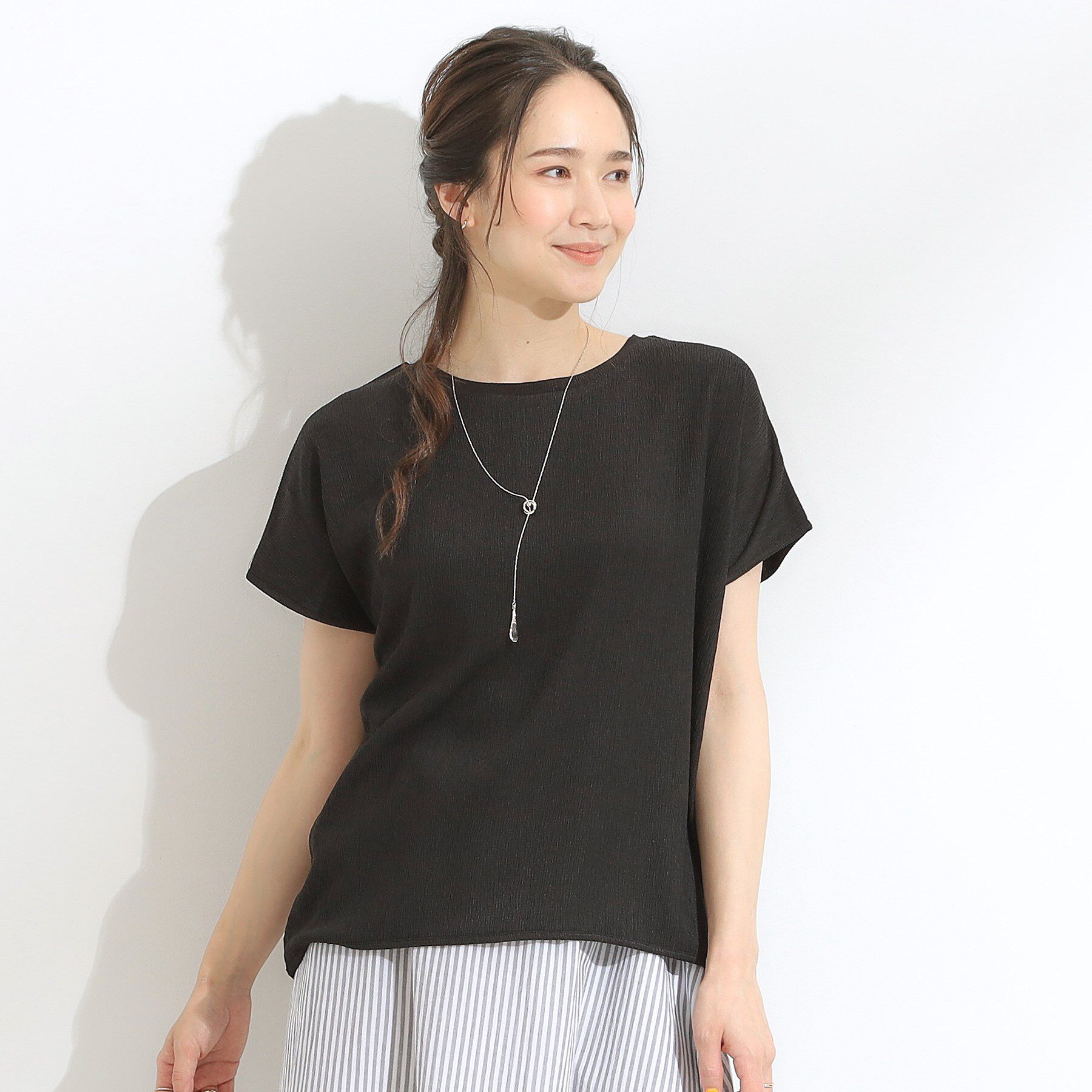 SHOO･LA･RUE「【S-LL】ブラウス見えする 軽やかな着心地の しぼしぼトップス」|Tシャツ・カットソー|