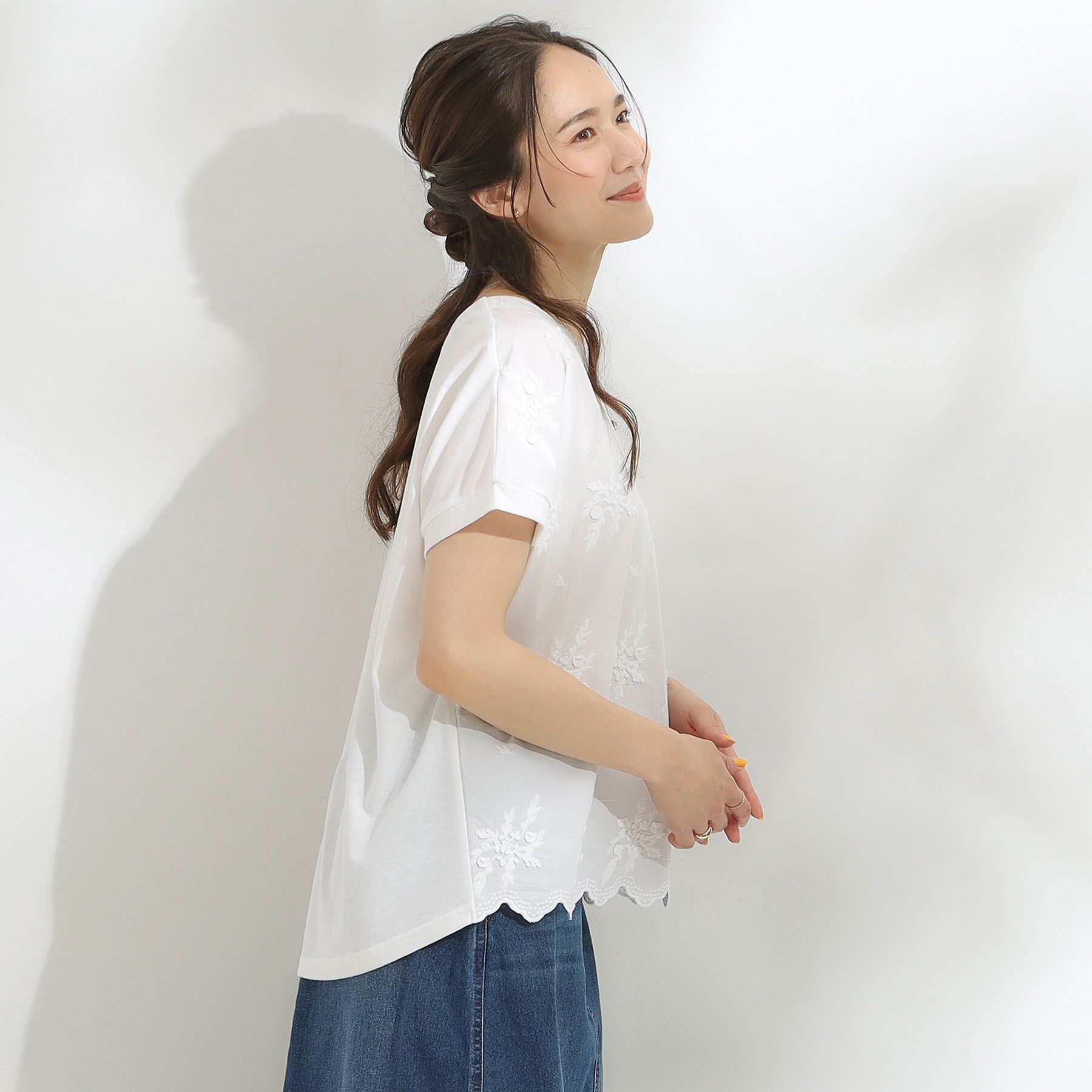 SHOO･LA･RUE「【洗える/S-LL】インせず着られる さらっと大人上品 刺繍トップス」|Tシャツ・カットソー|