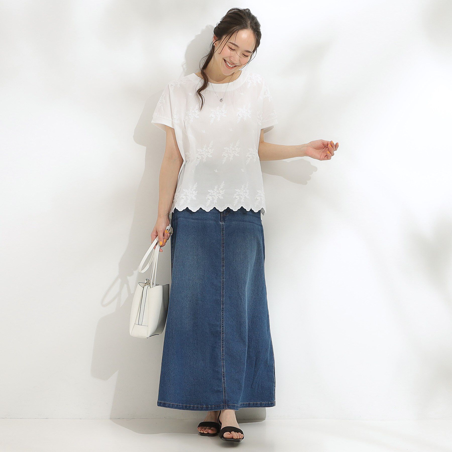 SHOO･LA･RUE「【洗える/S-LL】インせず着られる さらっと大人上品 刺繍トップス」|Tシャツ・カットソー|